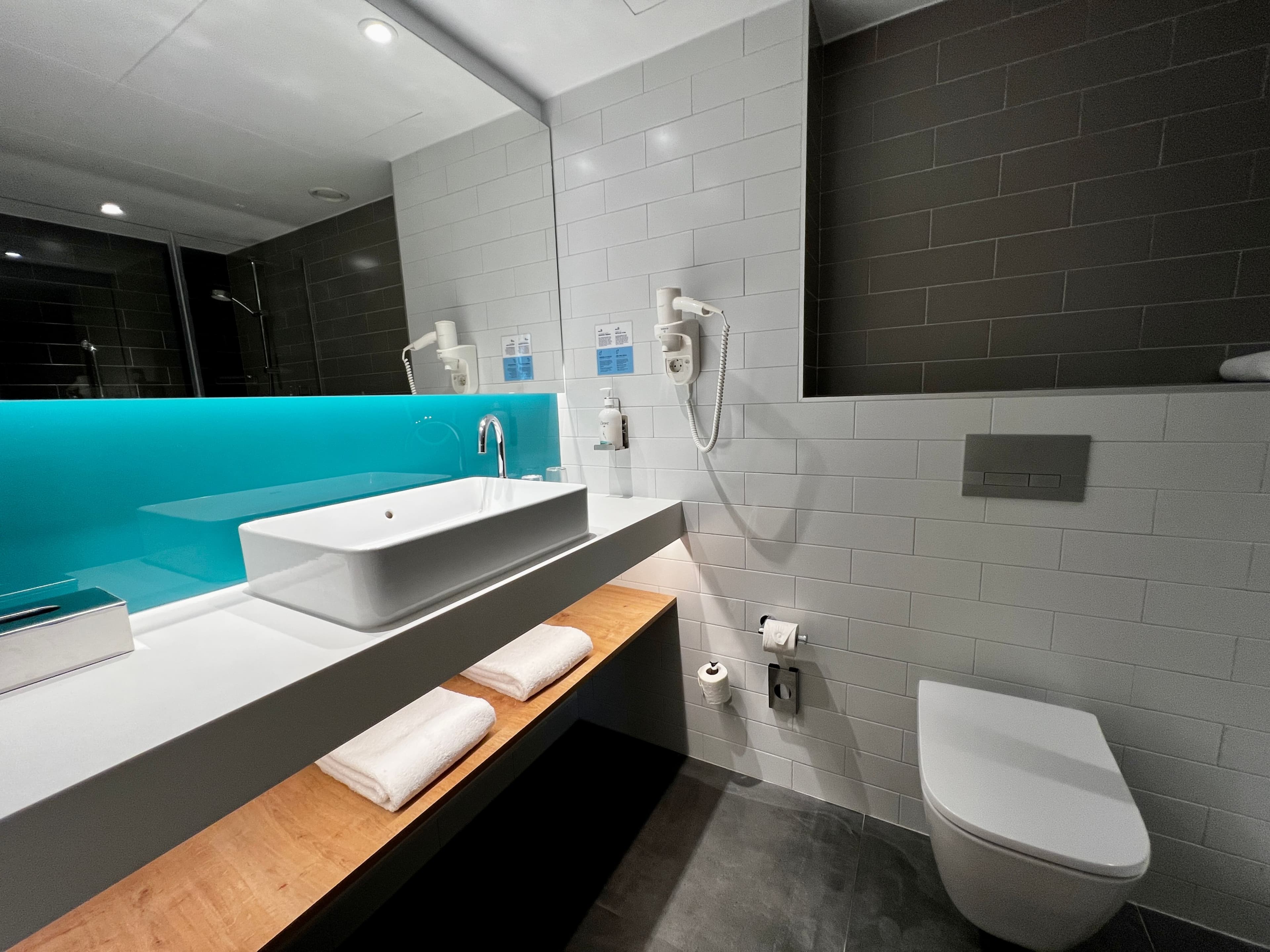 Holiday Inn Express Madrid - Airport - Image 4