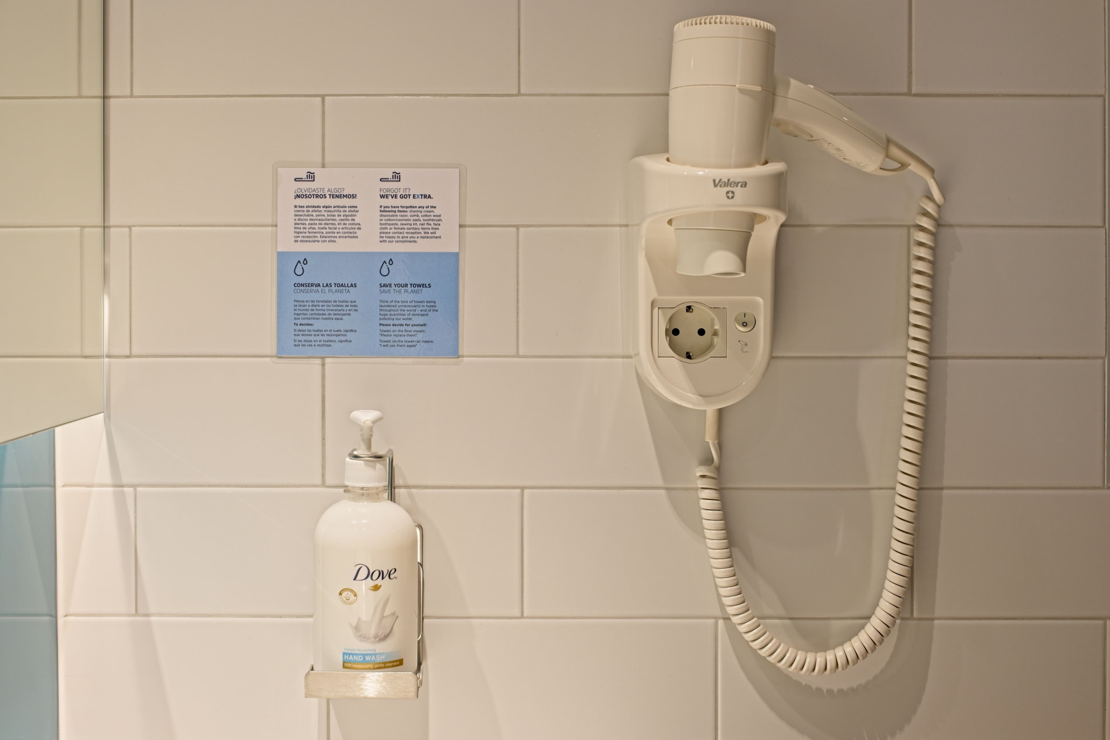Standard Room with Free Breakfast - Image 8