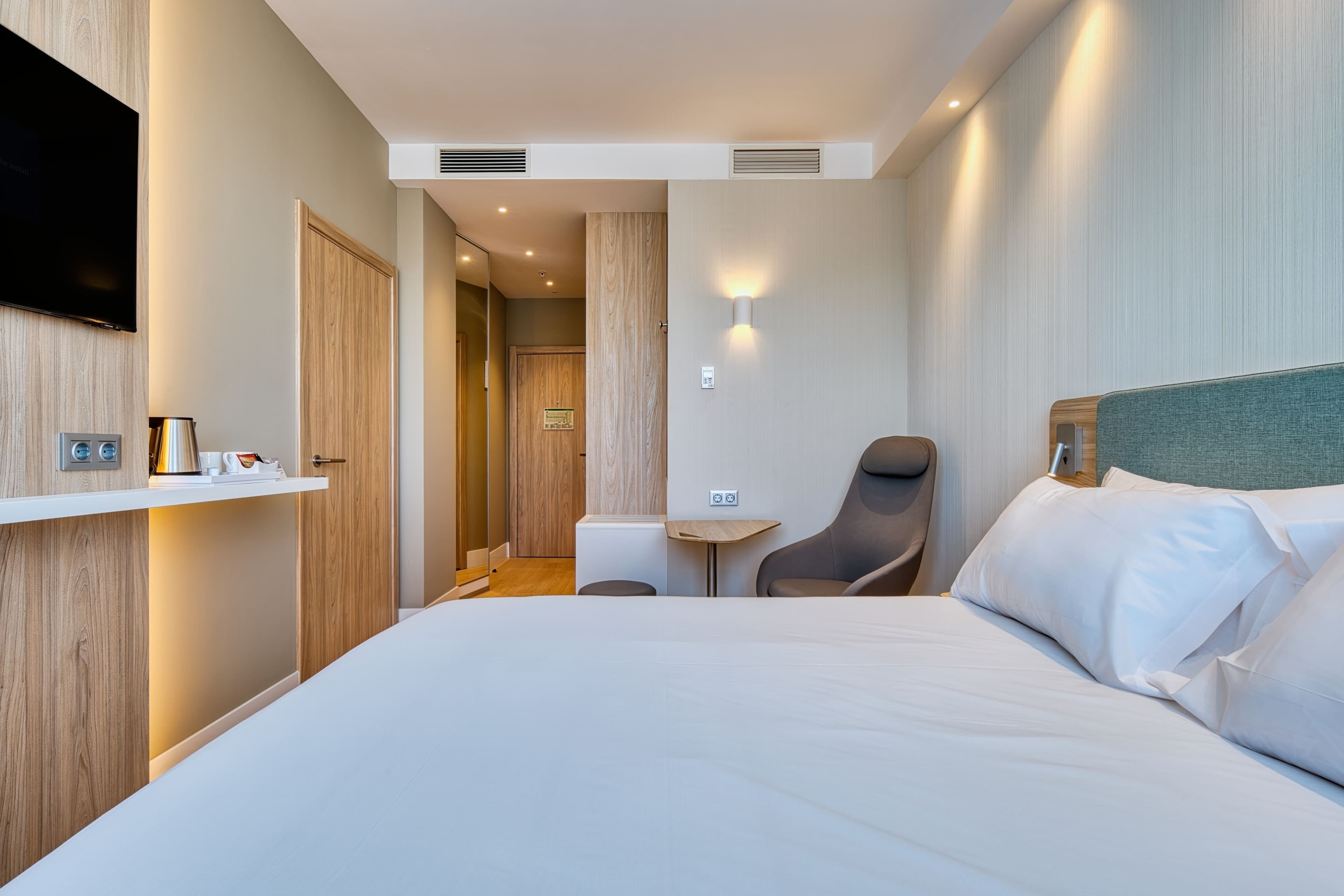 Holiday Inn Express Madrid - Airport — 17
