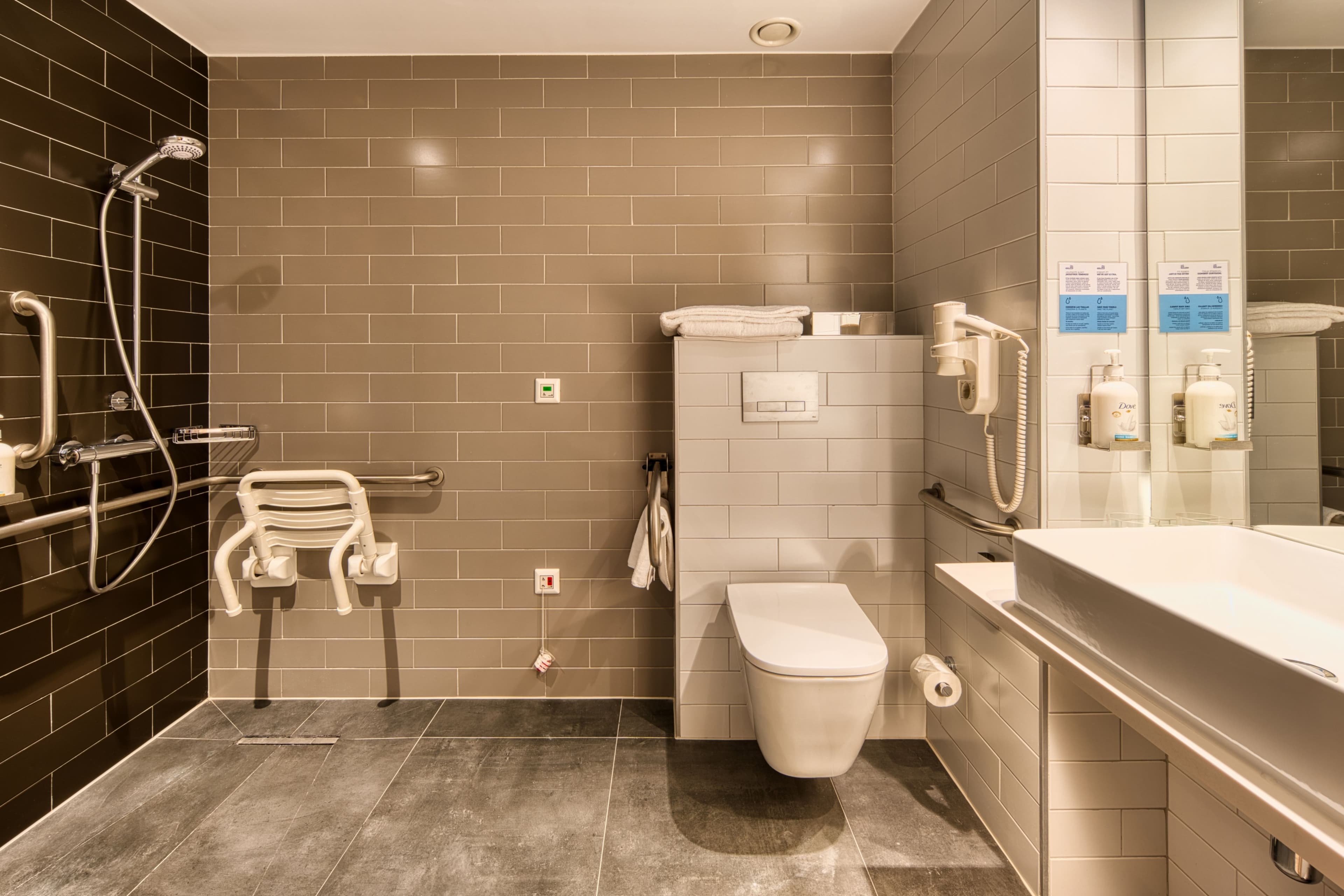 Holiday Inn Express Madrid - Airport — 32