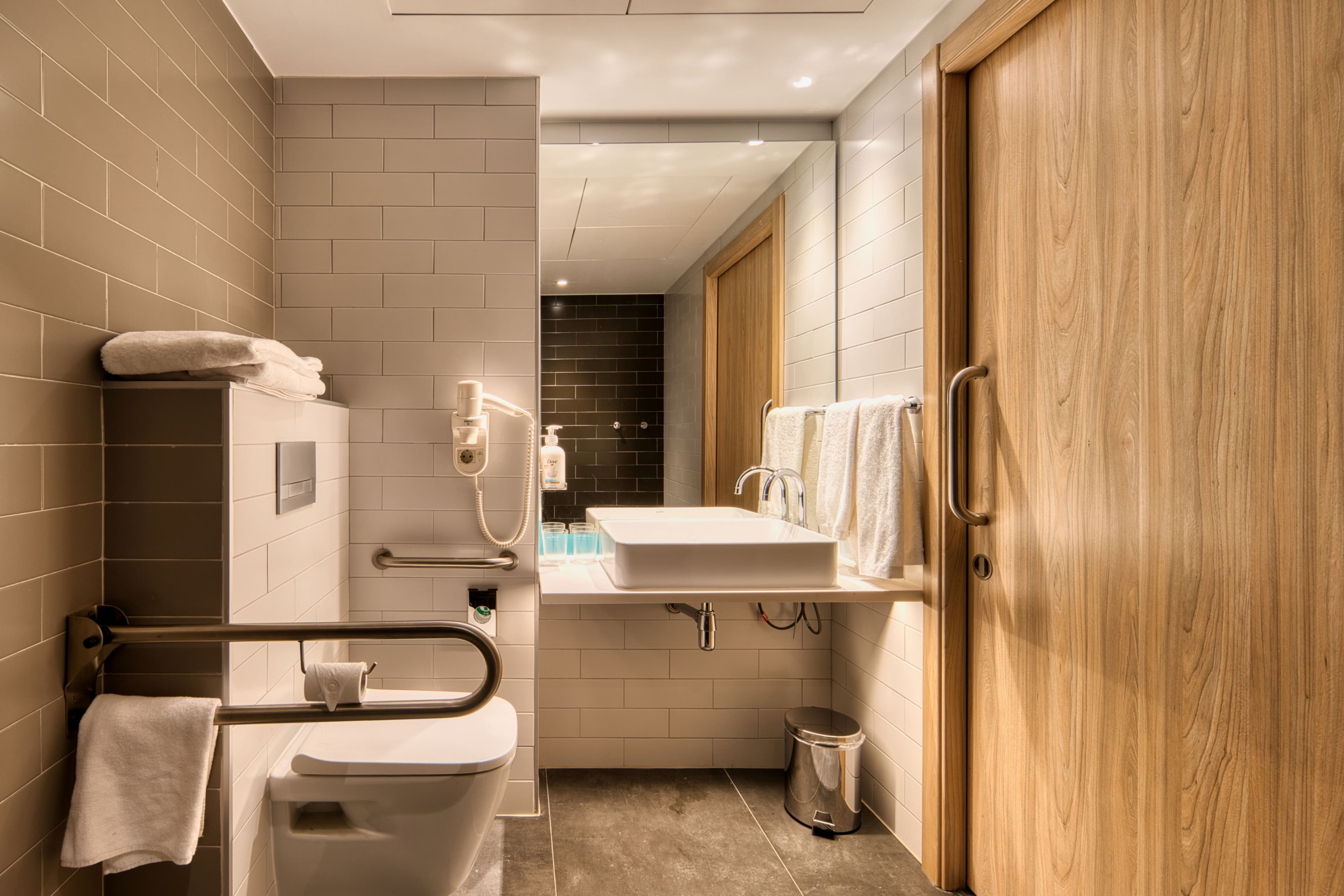 Holiday Inn Express Madrid - Airport — 35