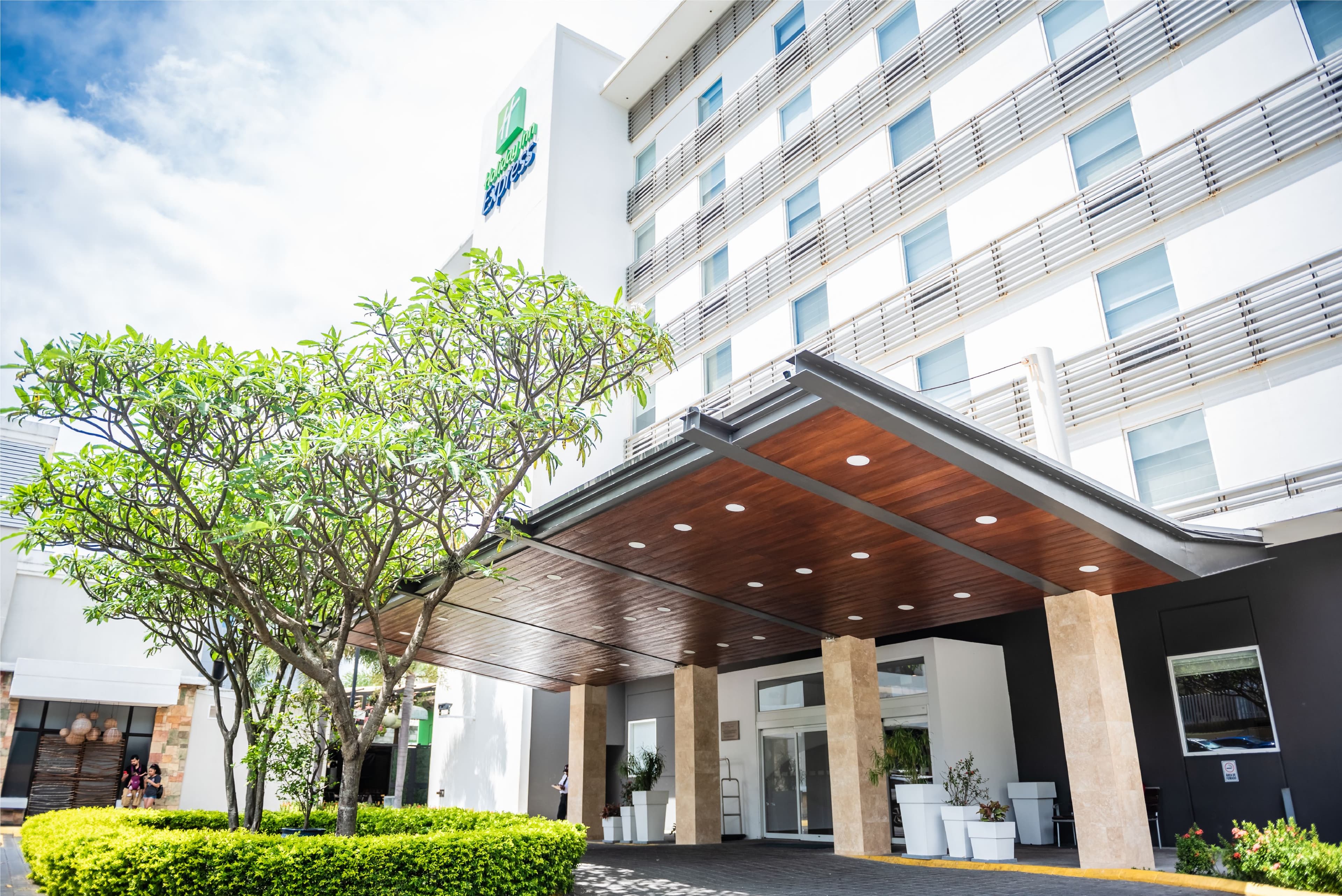 Holiday Inn Express Managua - Image 1