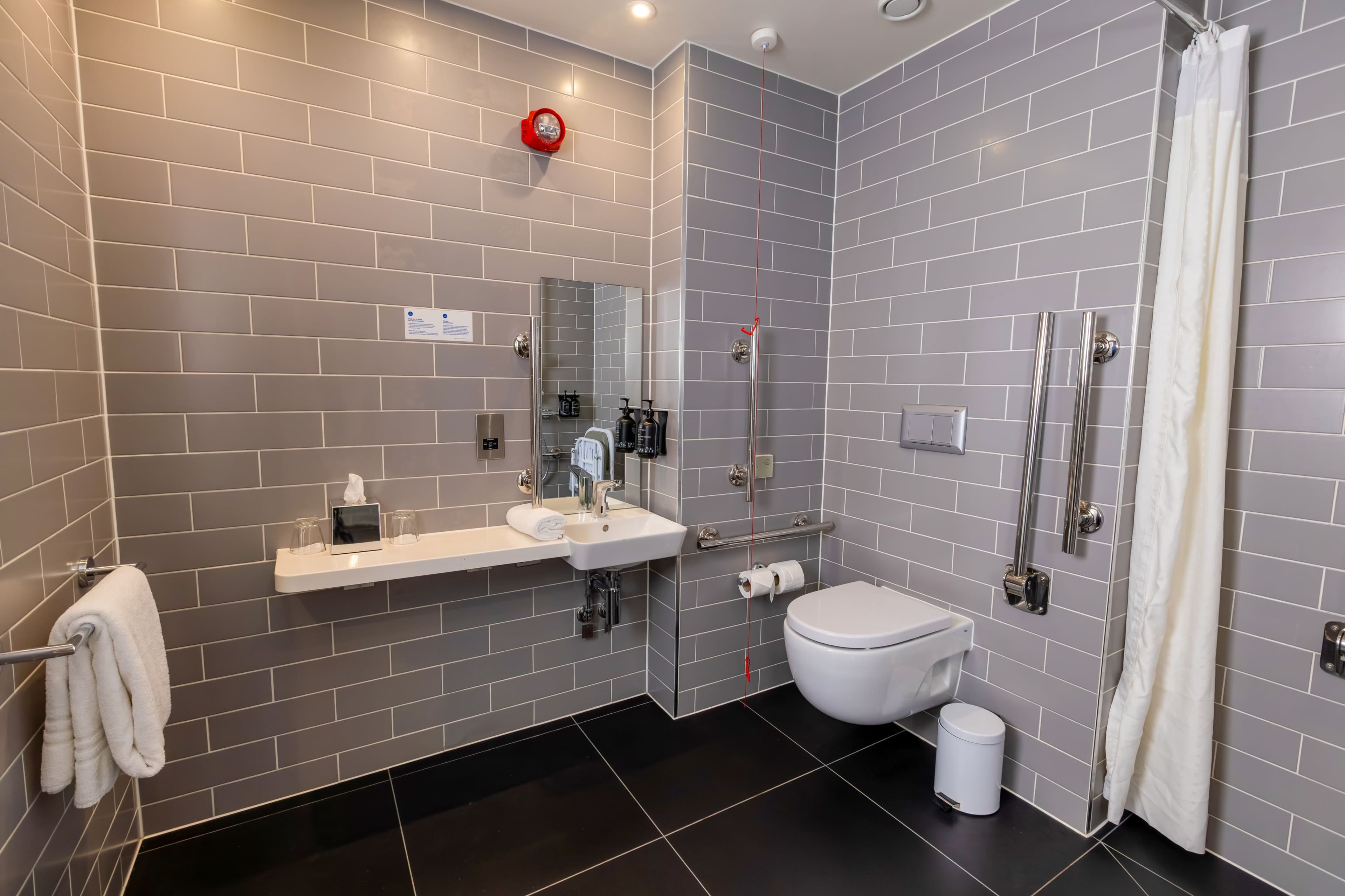 Holiday Inn Express Manchester - Trafford City — 42