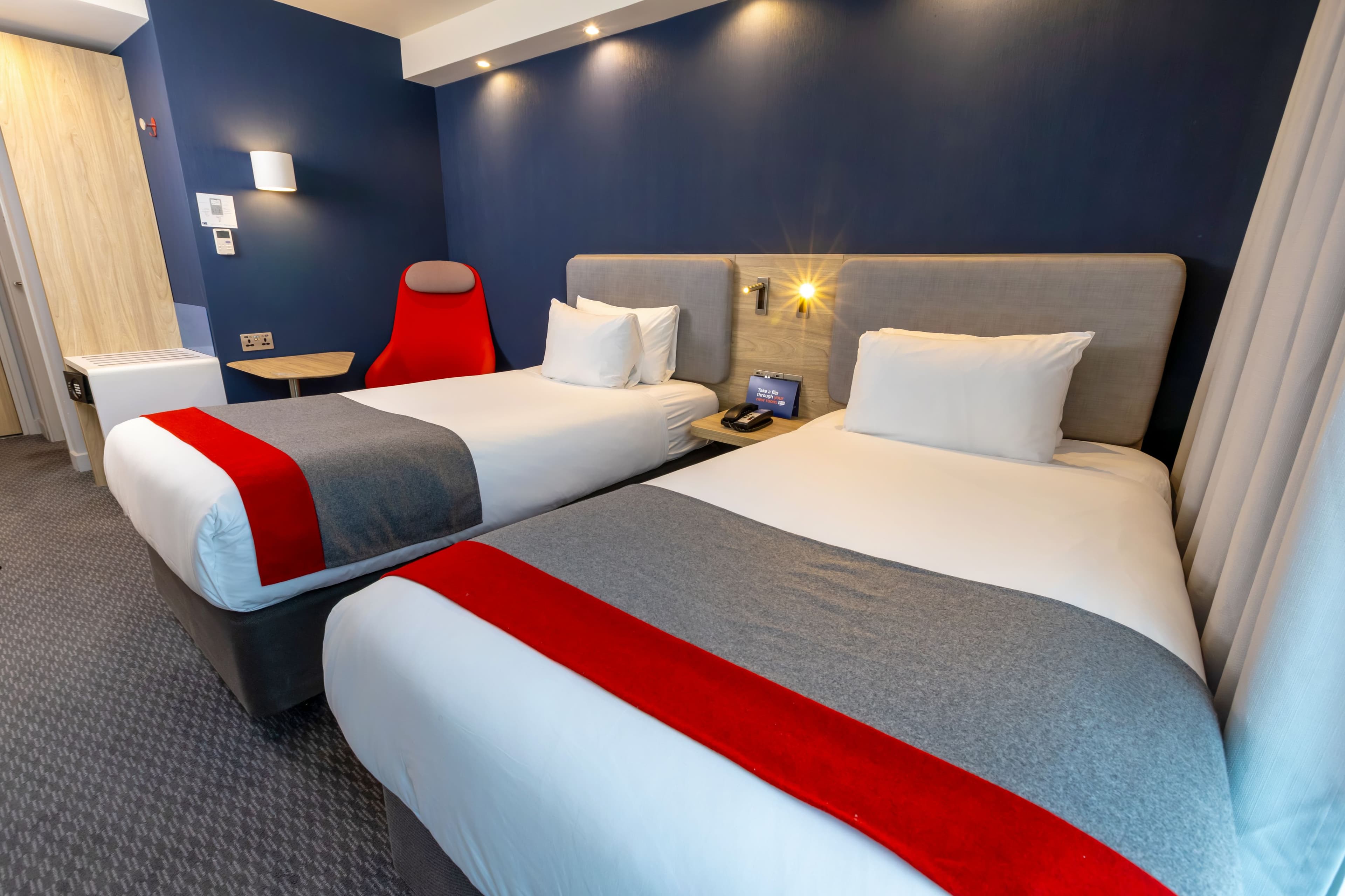 Holiday Inn Express Manchester - Trafford City — 34