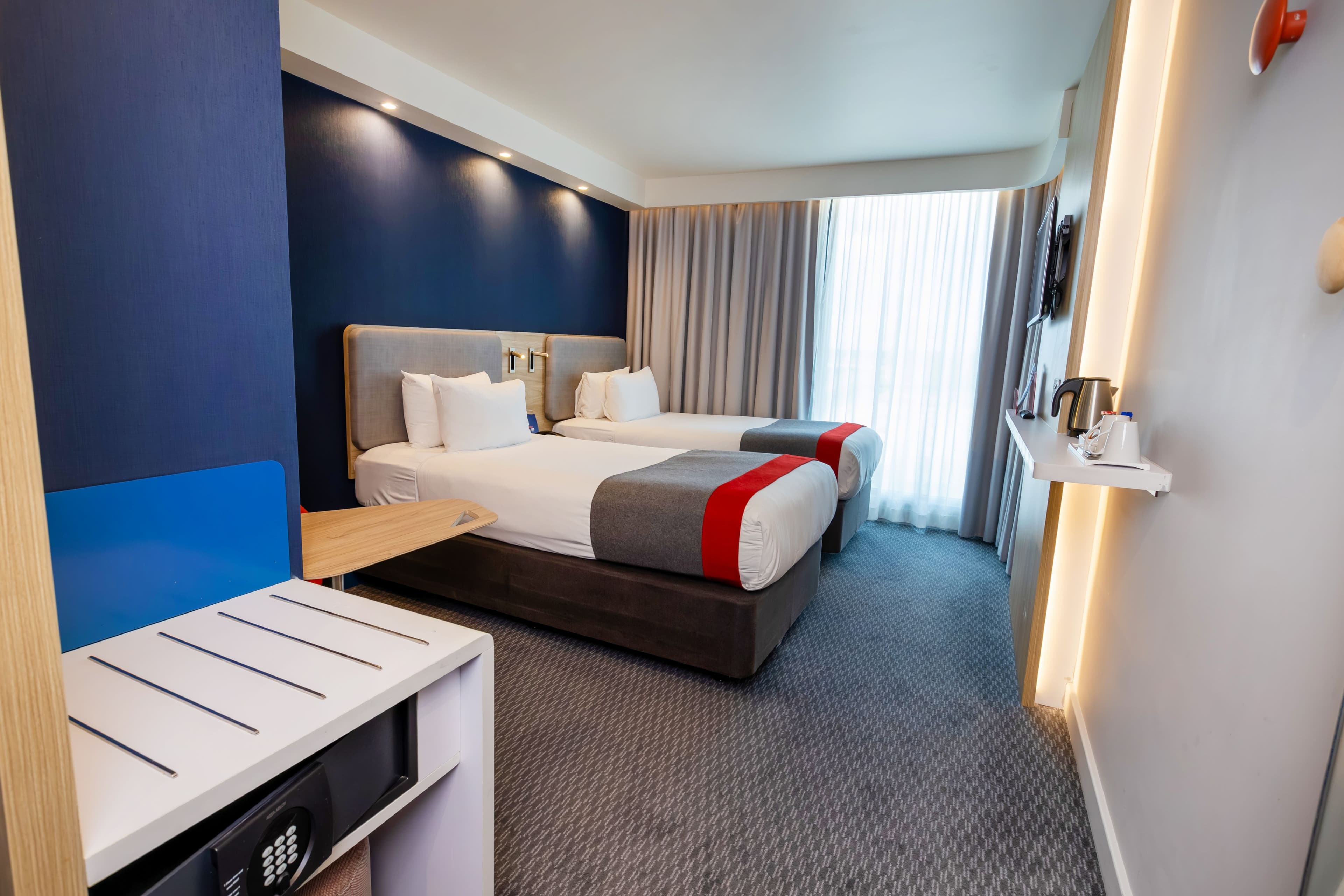 Holiday Inn Express Manchester - Trafford City — 36