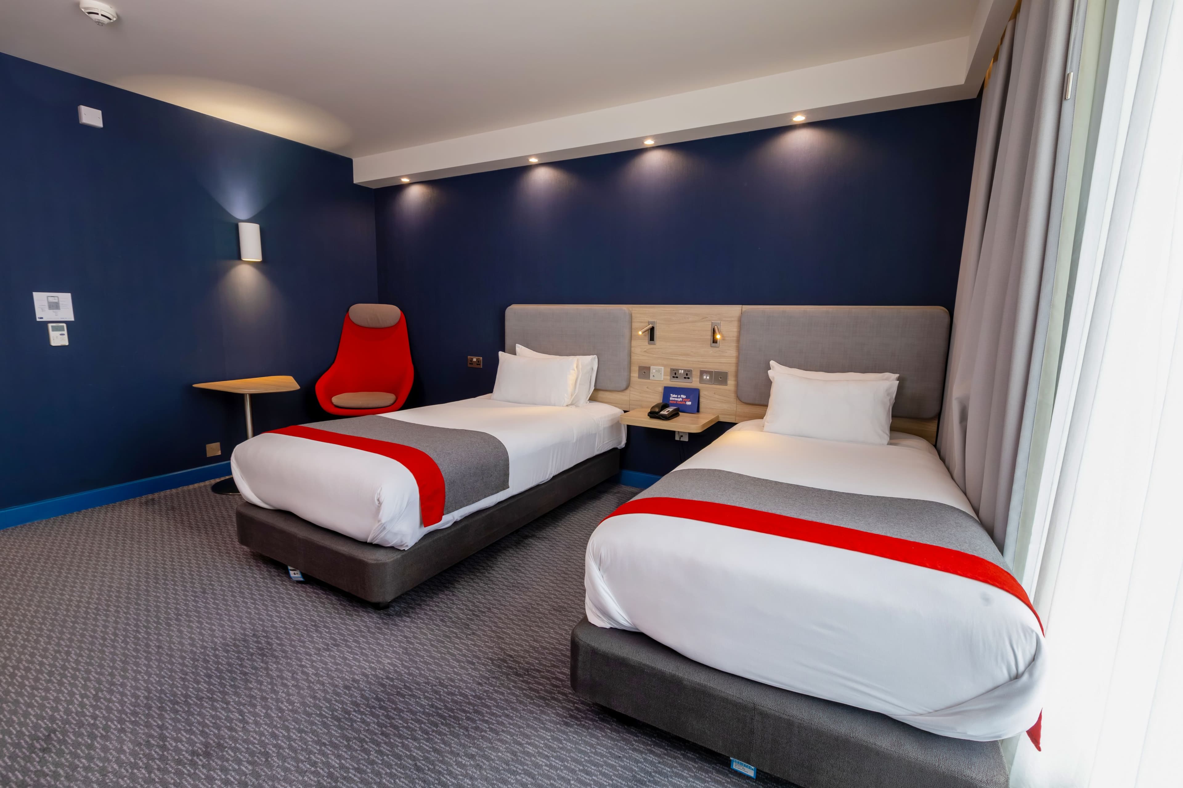 Holiday Inn Express Manchester - Trafford City — 33