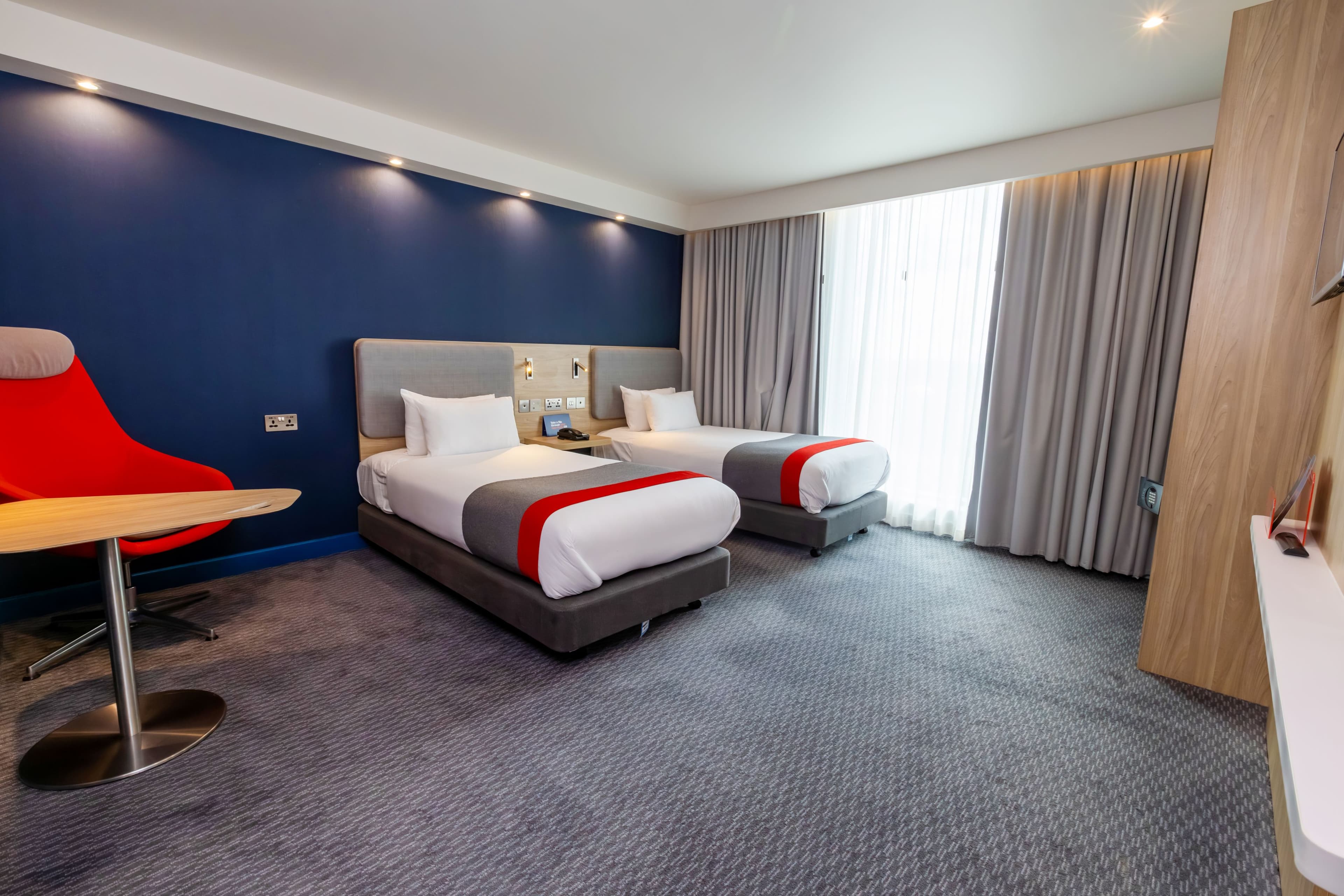 Standard Room with Free Hot Breakfast - Image 10
