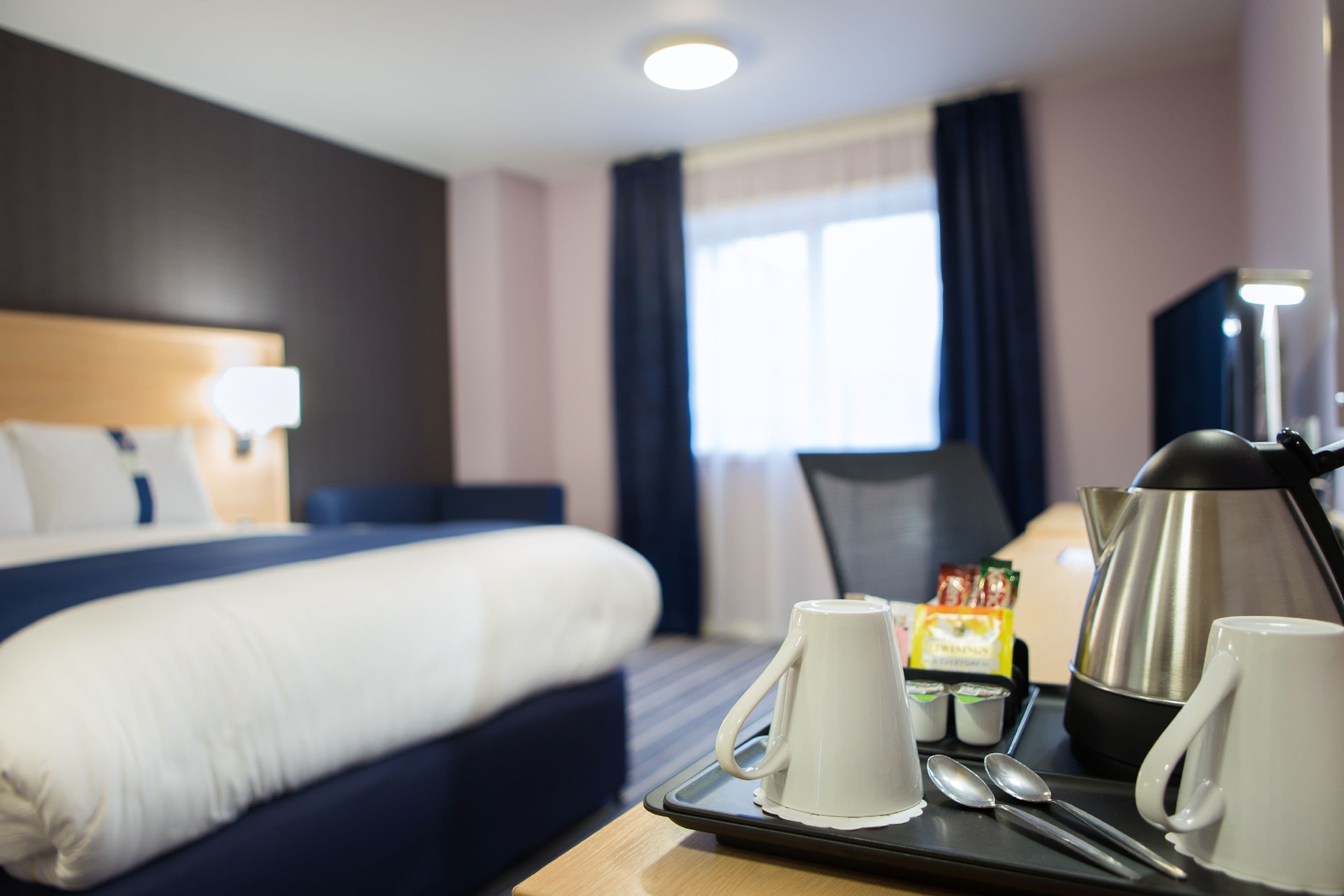 Holiday Inn Express Manchester Airport - Image 2