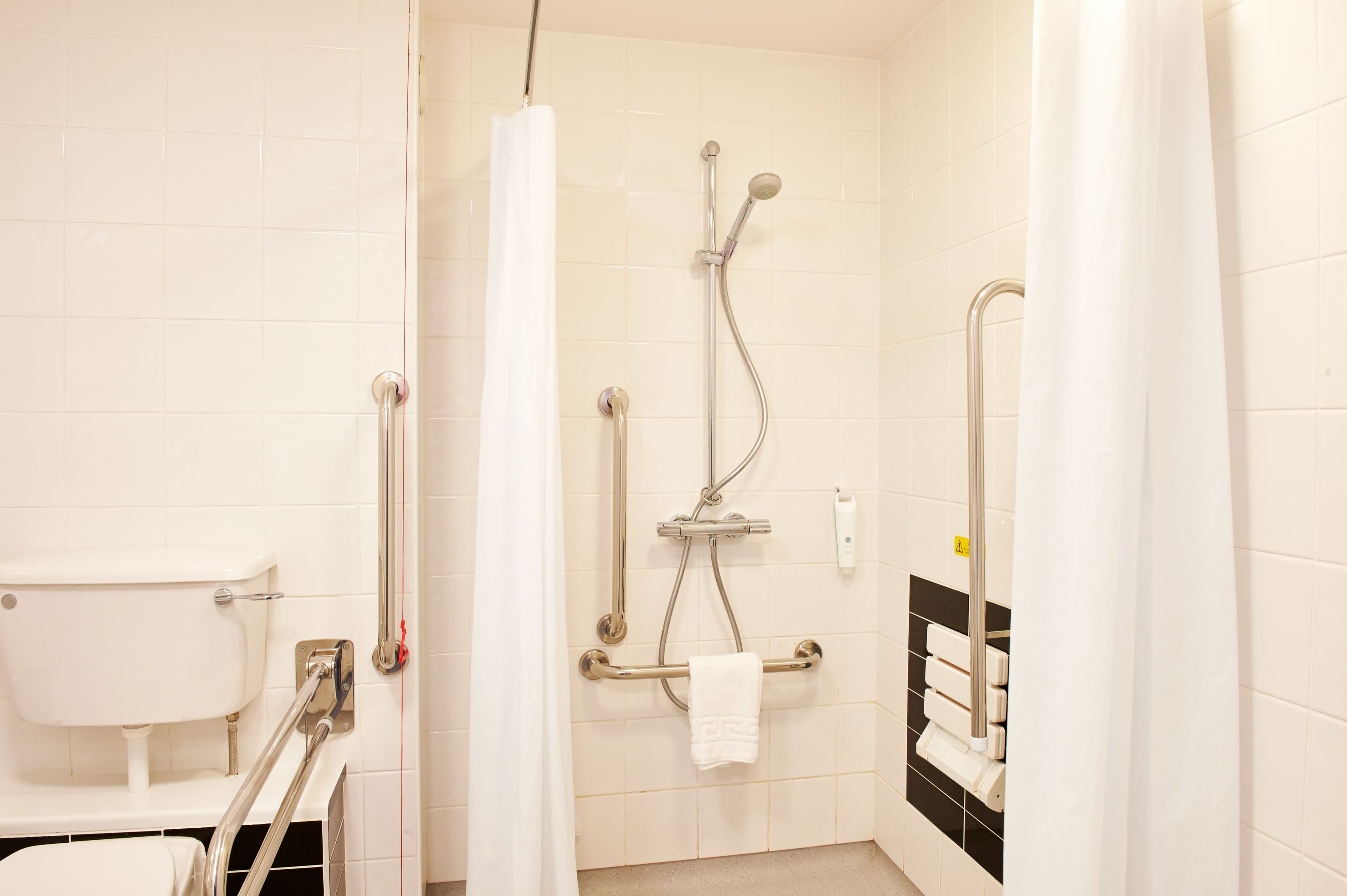 Holiday Inn Express Manchester Airport — 18