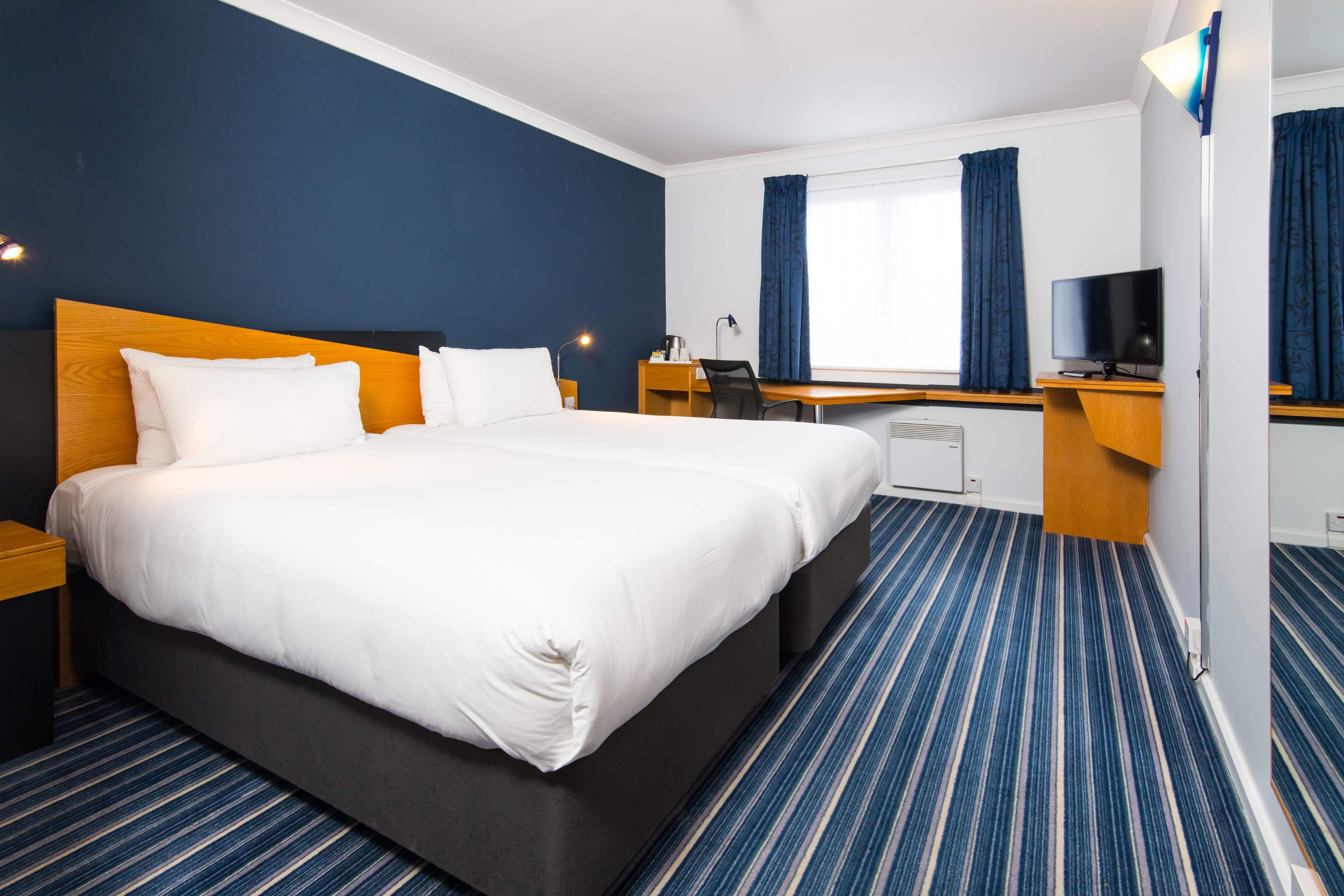Holiday Inn Express Manchester - East — 14