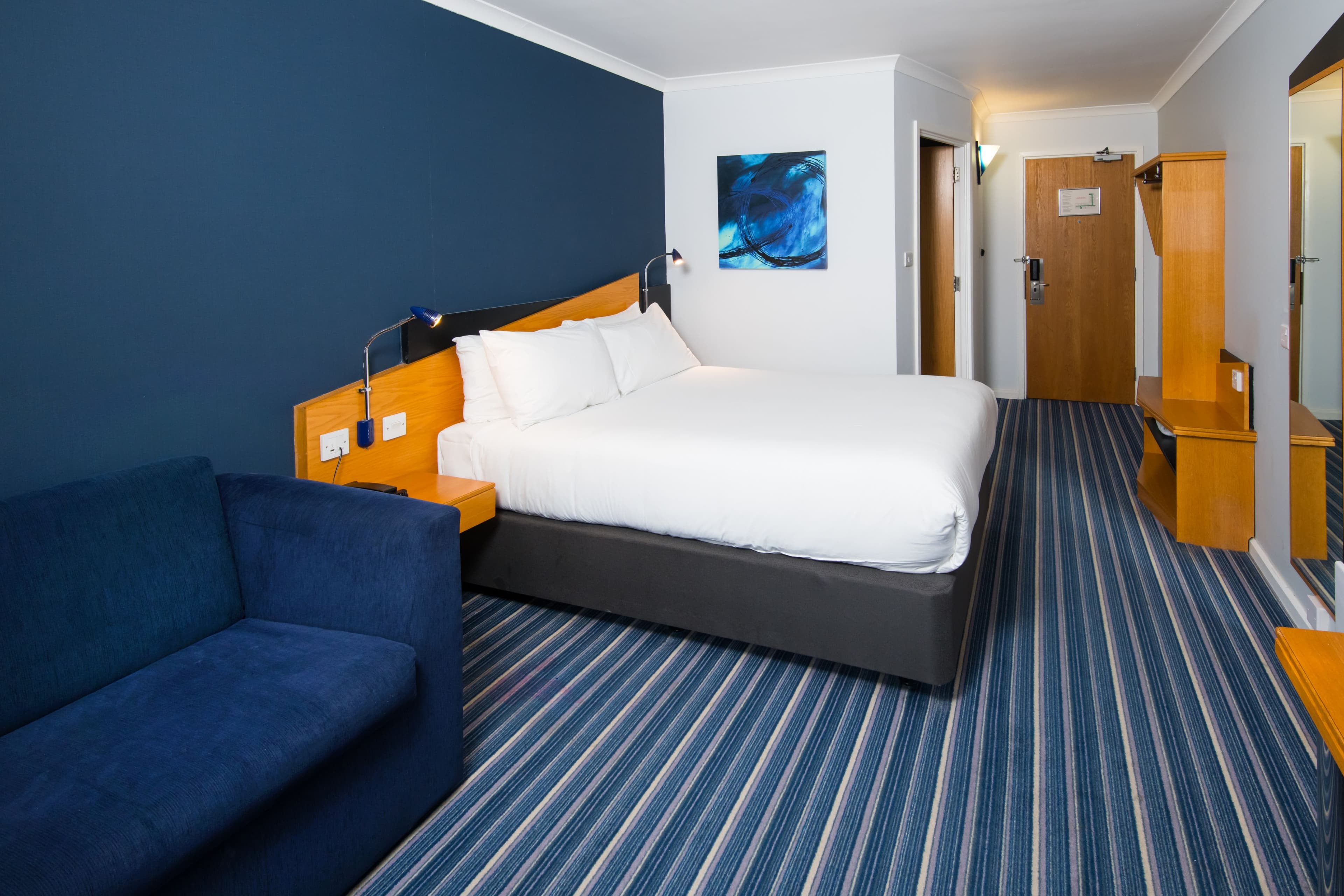 Holiday Inn Express Manchester - East — 5