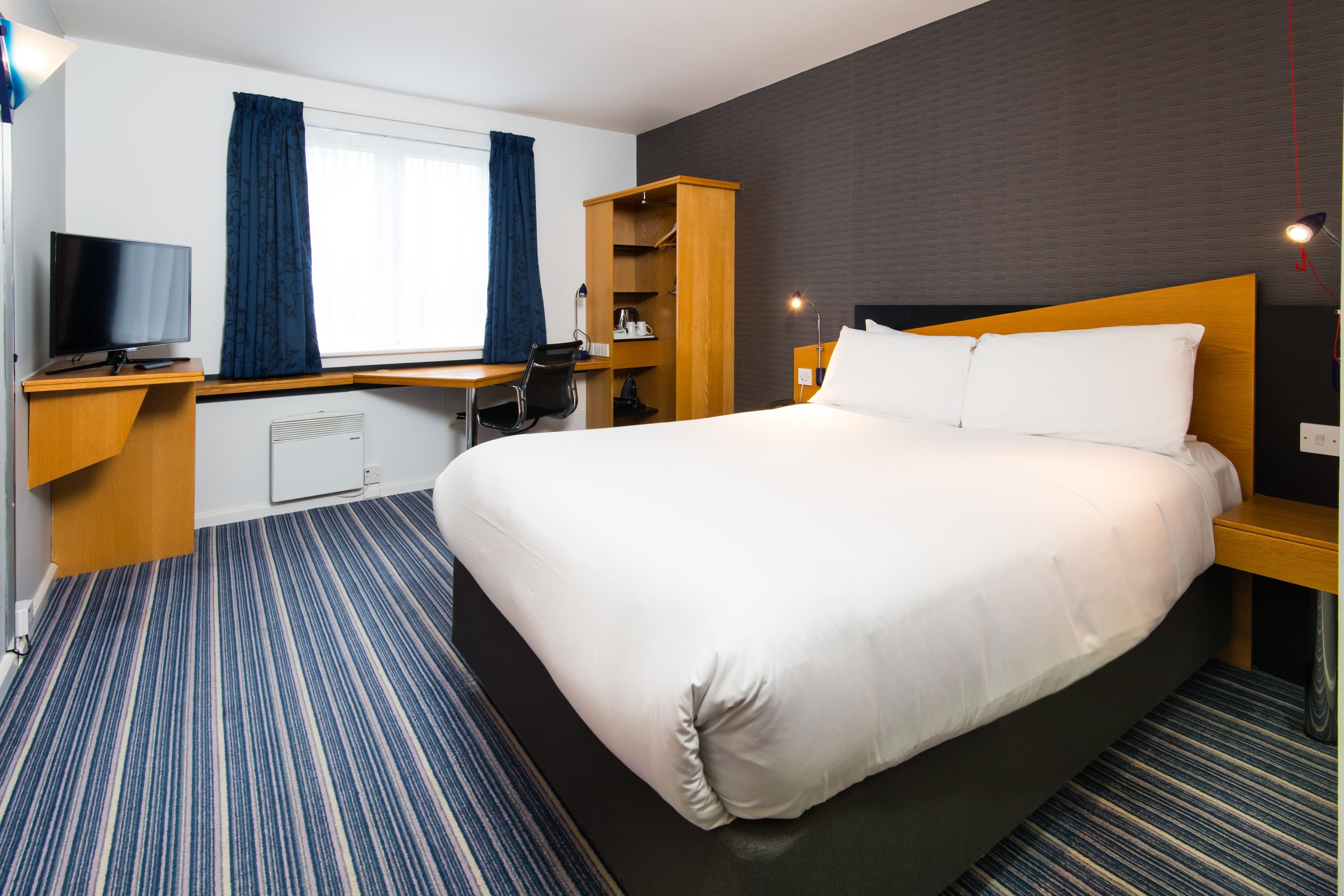 Holiday Inn Express Manchester - East — 10