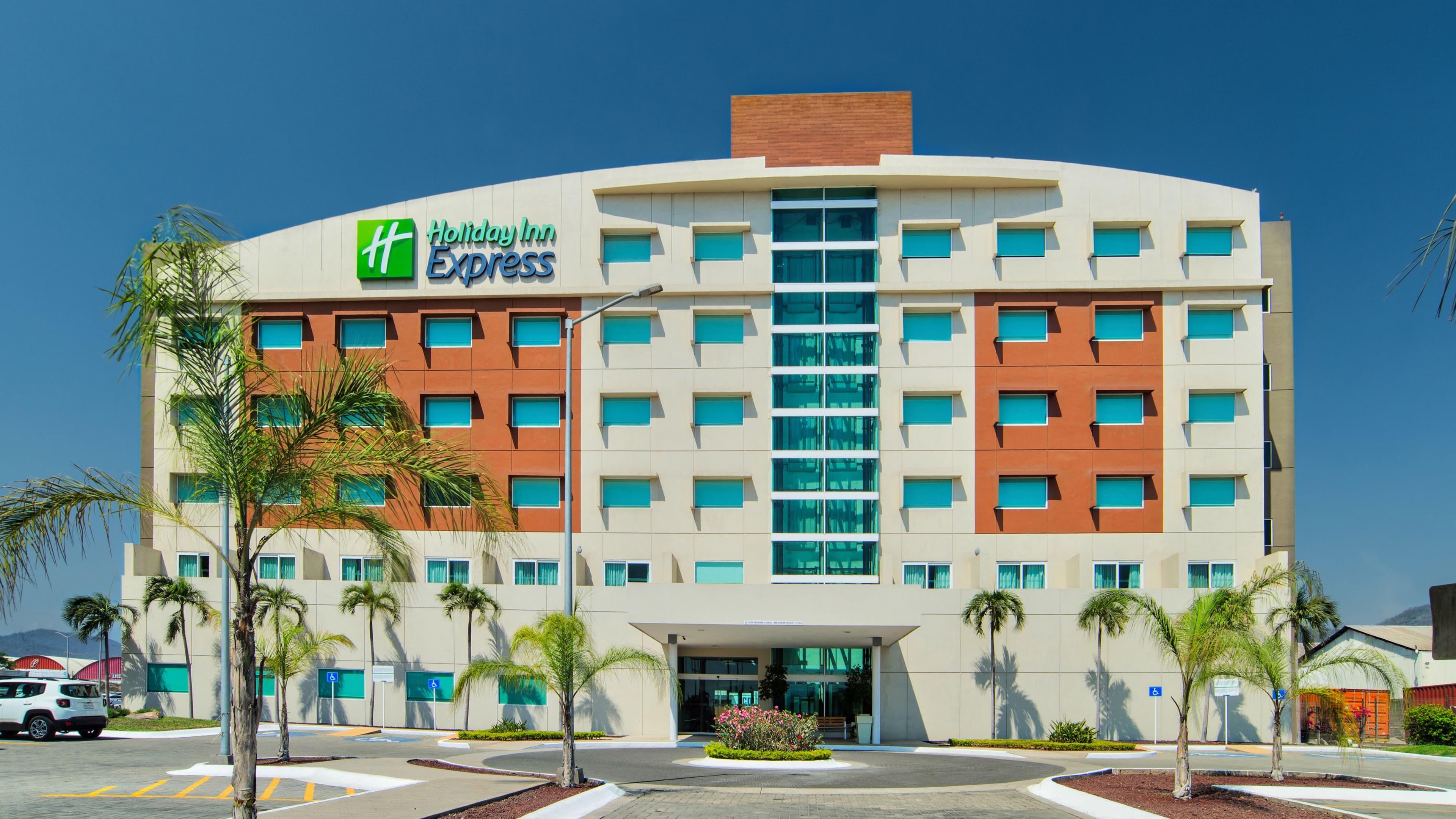 Holiday Inn Express Manzanillo - Image 1
