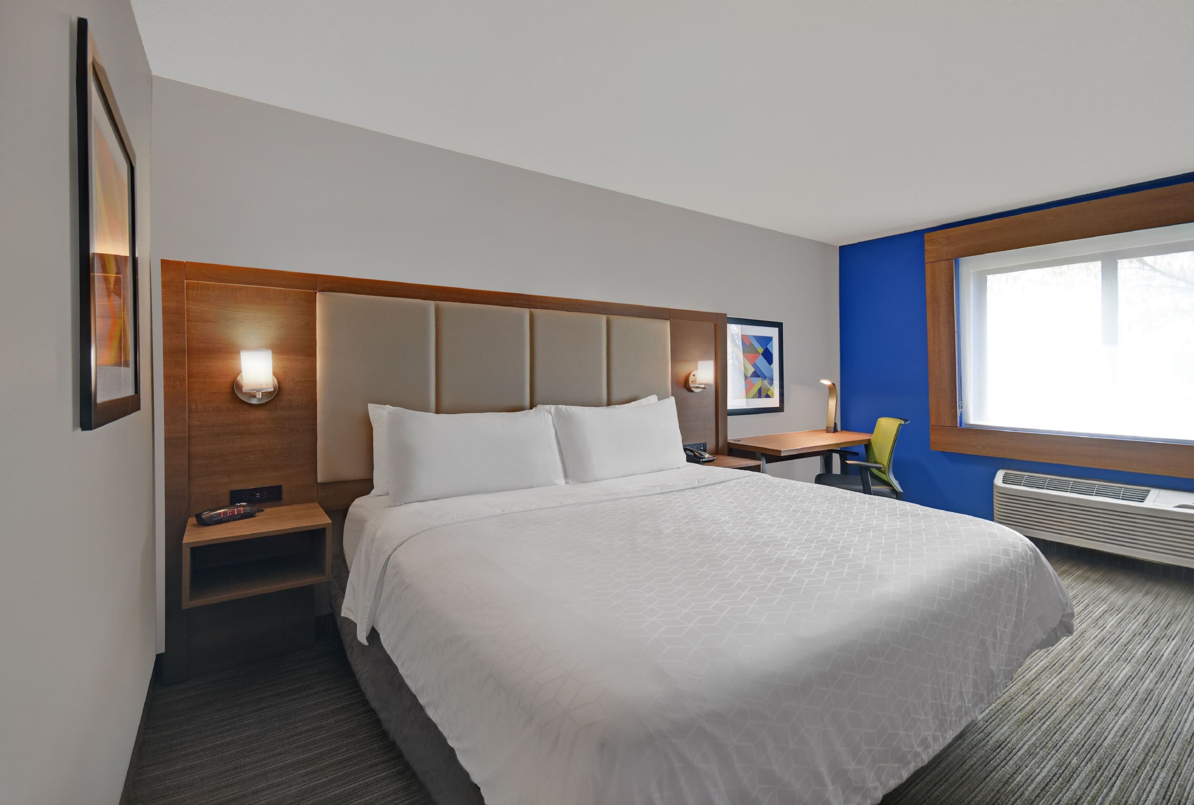 Holiday Inn Express Marshall — 10