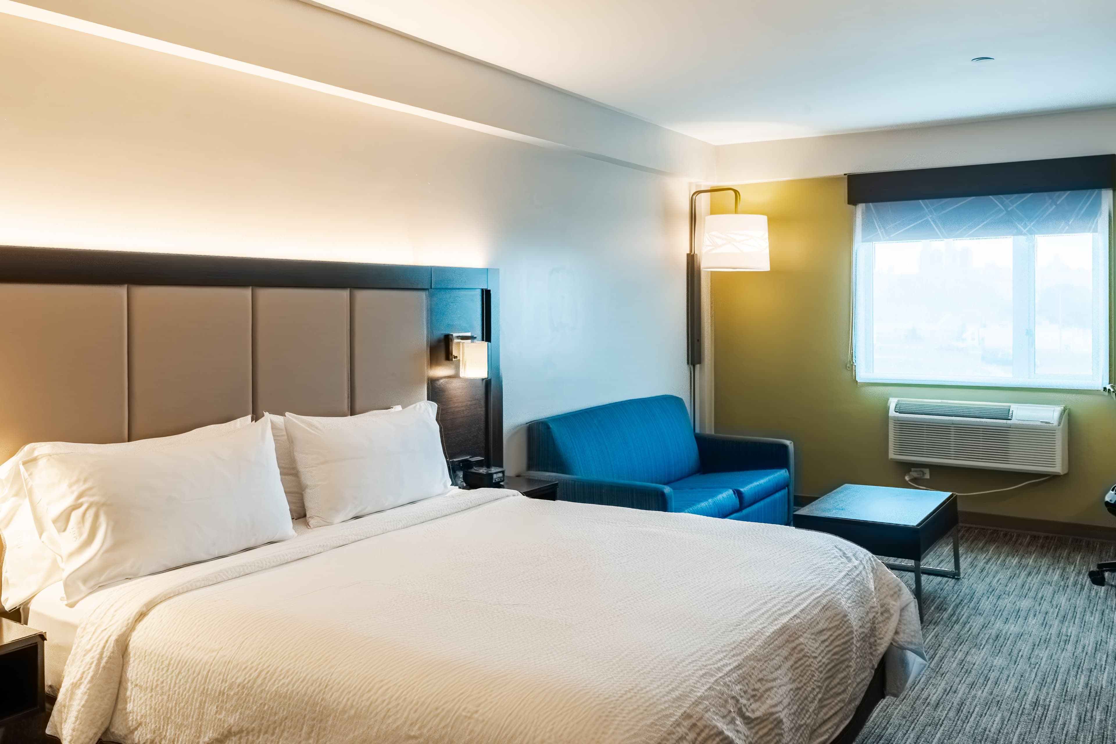 Holiday Inn Express Queens - Maspeth — 6
