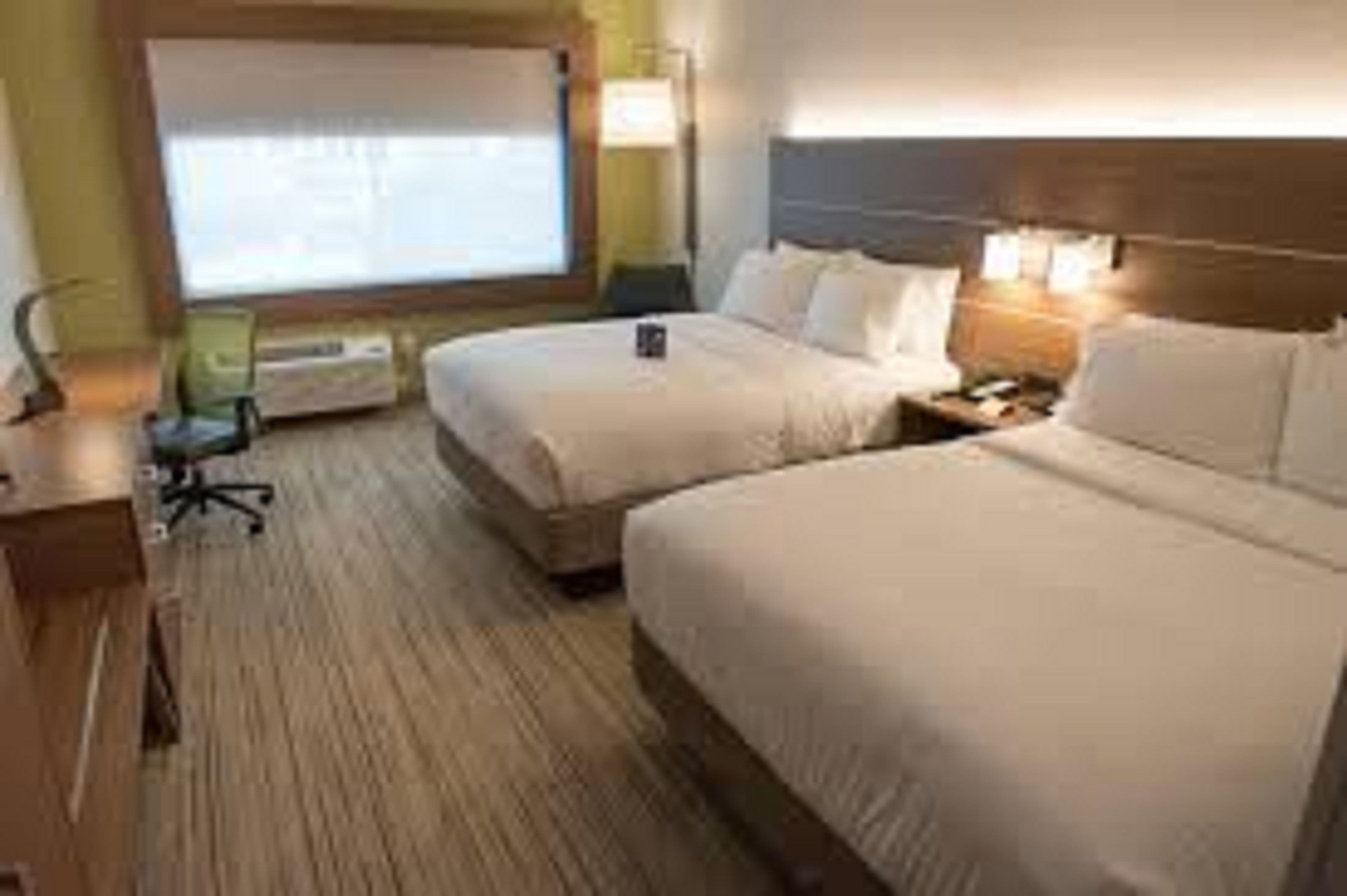 Holiday Inn Express McComb - Image 5