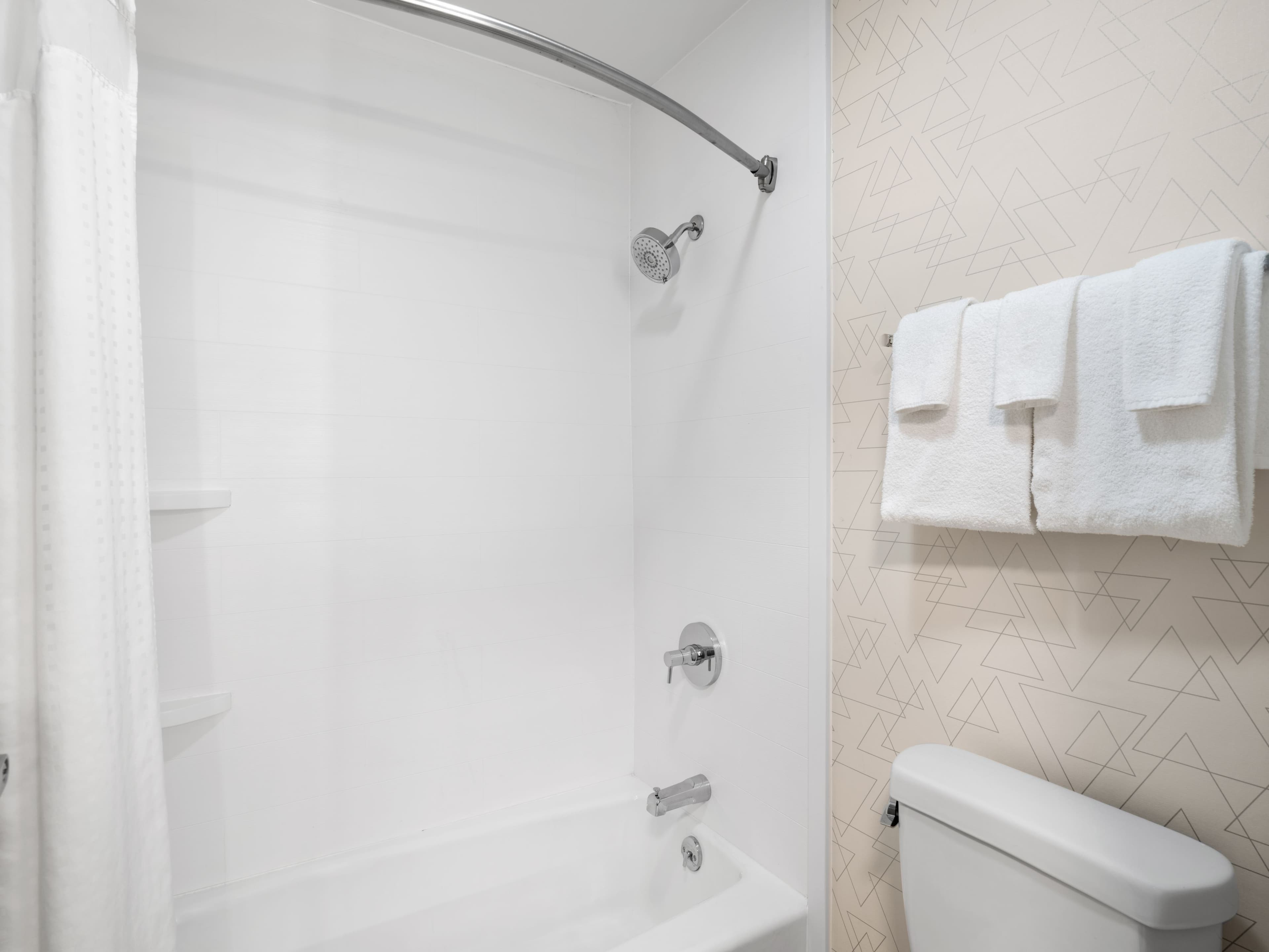 Holiday Inn Express Meadville (I-79 Exit 147a) - Image 3