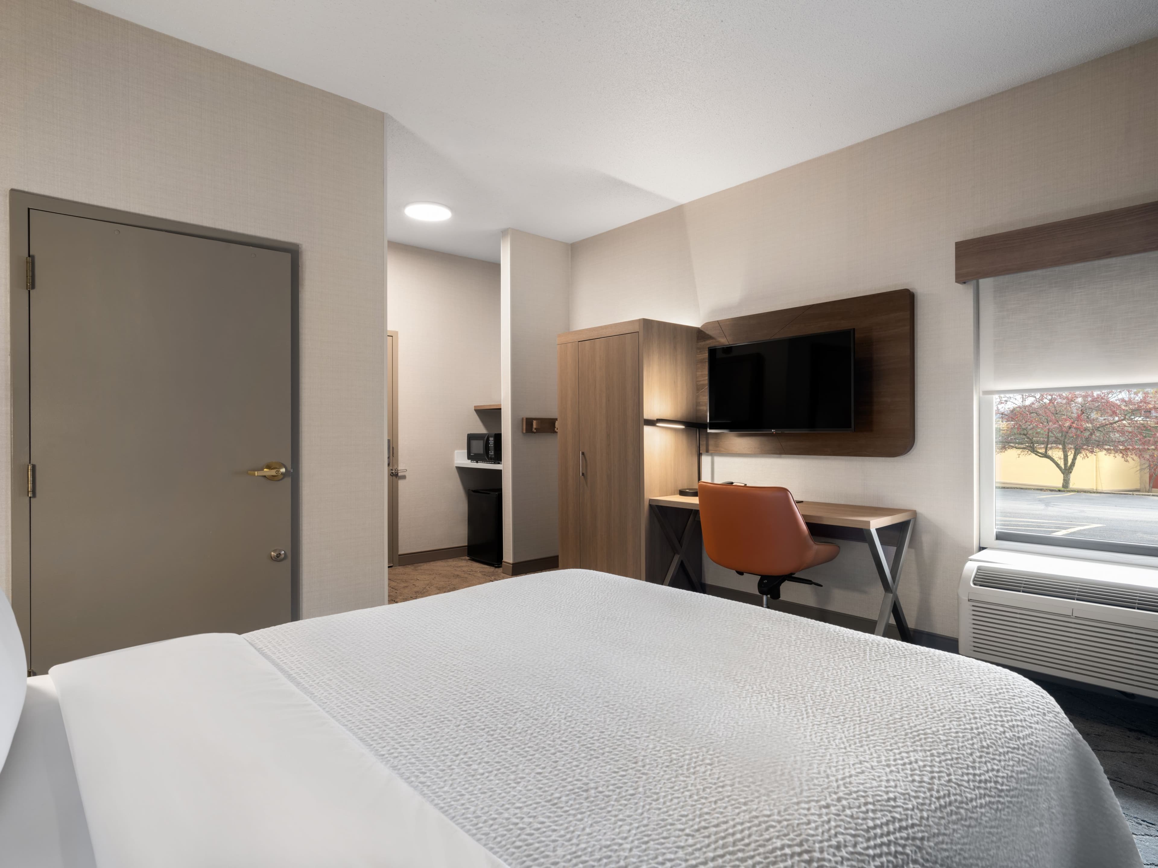 Holiday Inn Express Meadville (I-79 Exit 147a) — 43