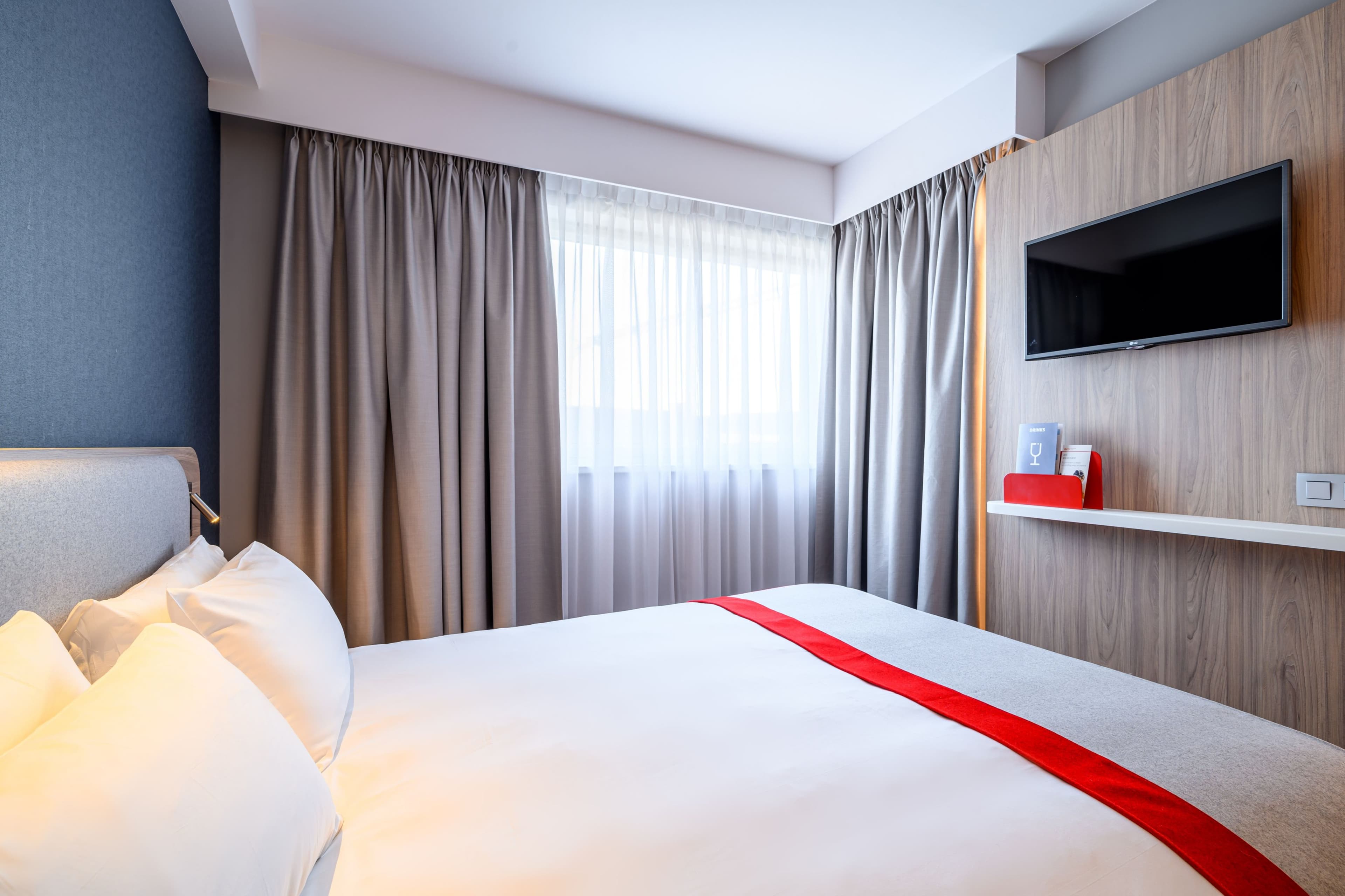 Holiday Inn Express Mechelen City Centre - Image 2