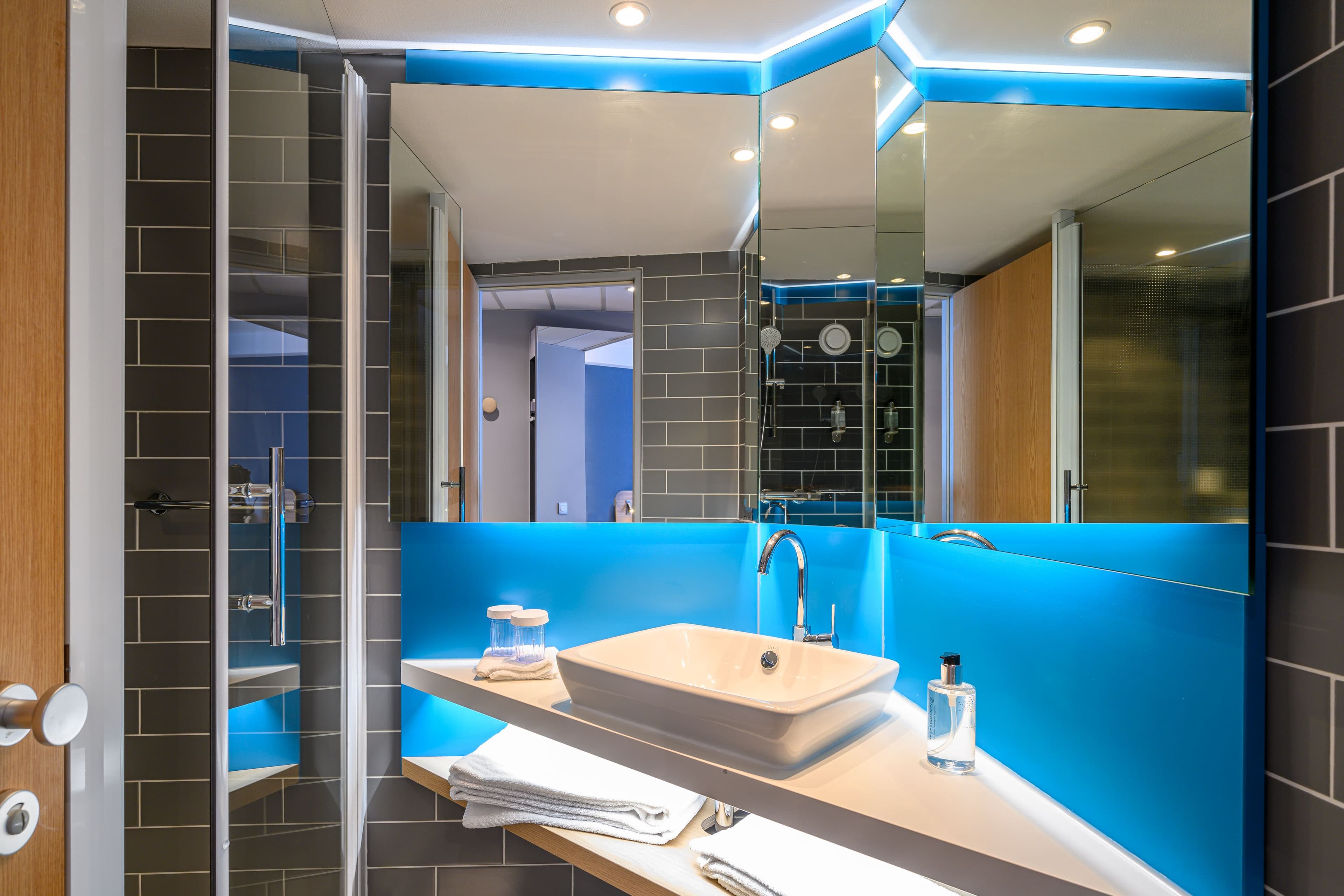 Holiday Inn Express Mechelen City Centre - Image 4