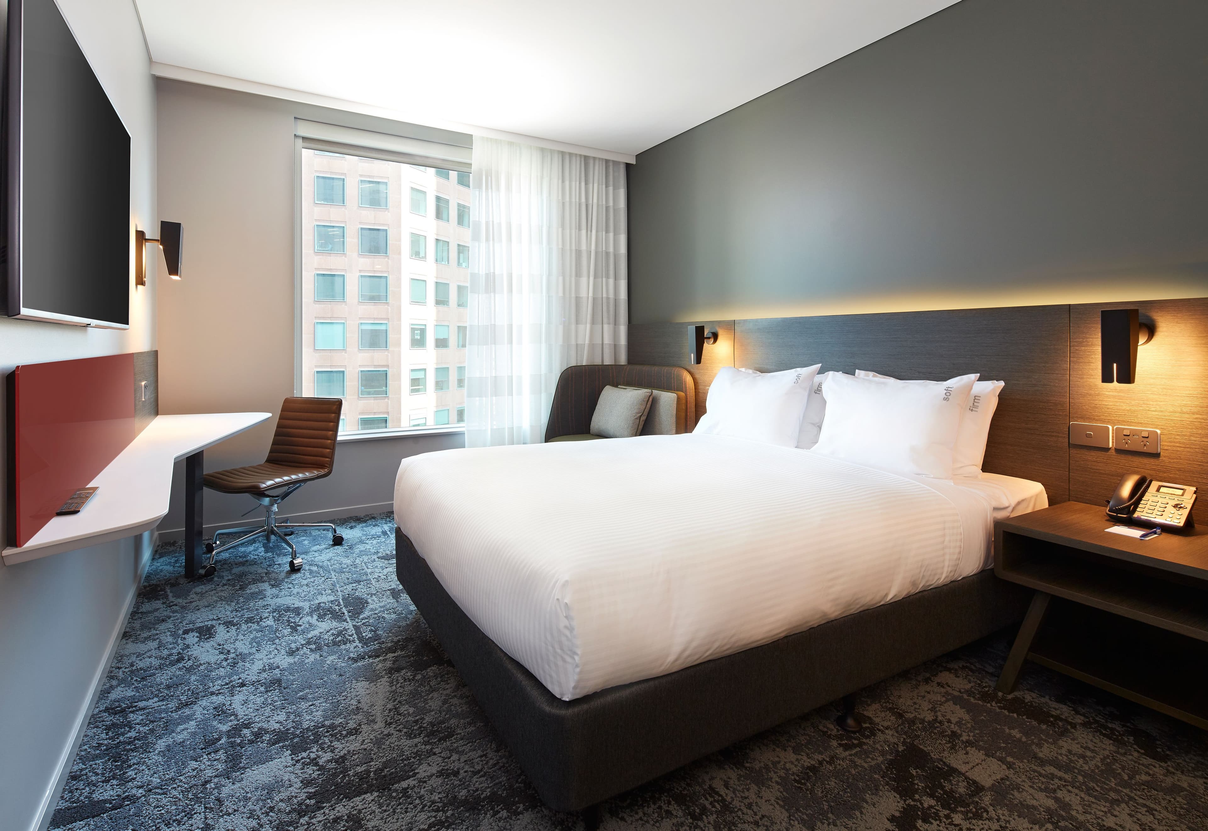 Holiday Inn Express Melbourne Southbank - Image 2