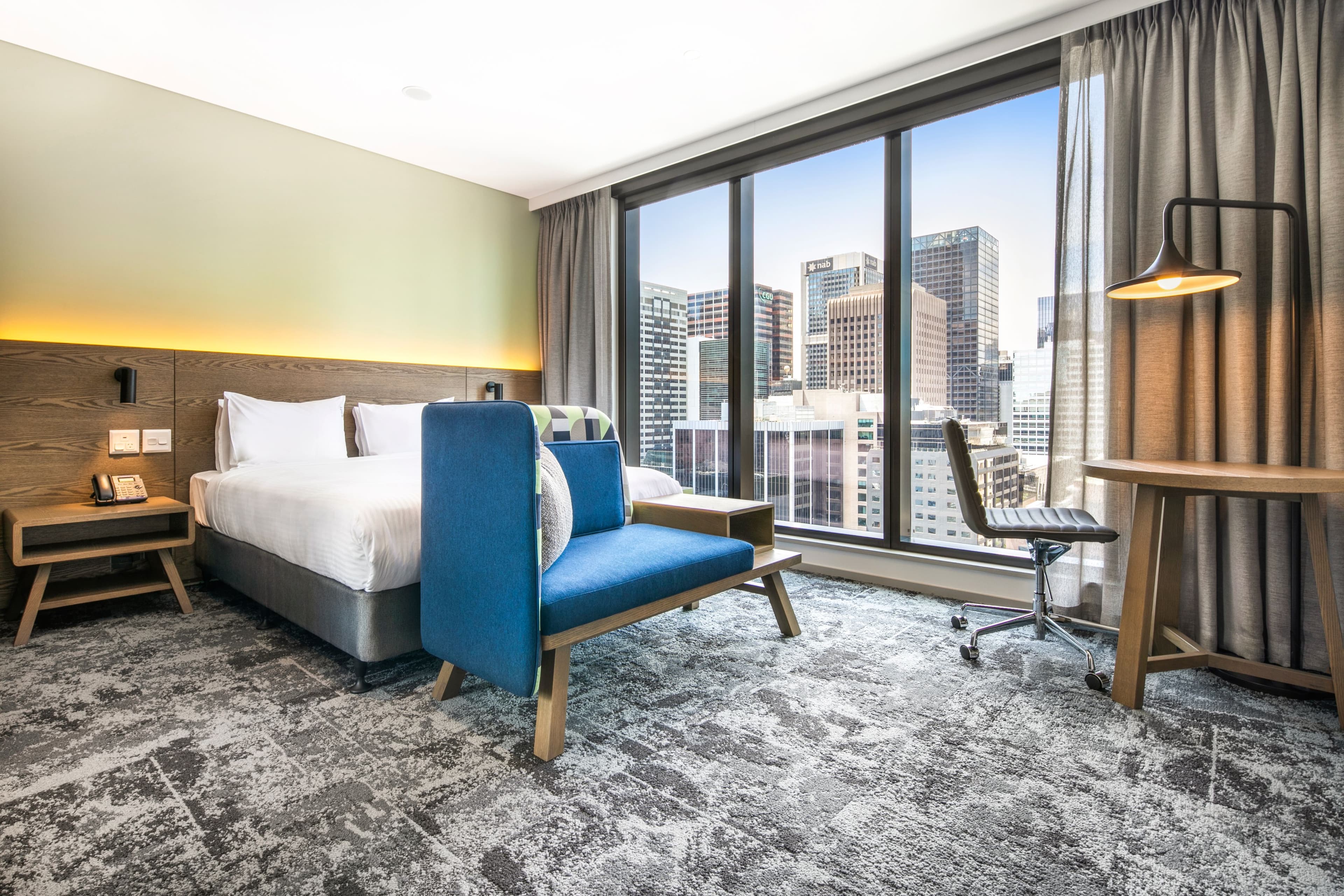 Holiday Inn Express Melbourne Little Collins — 13