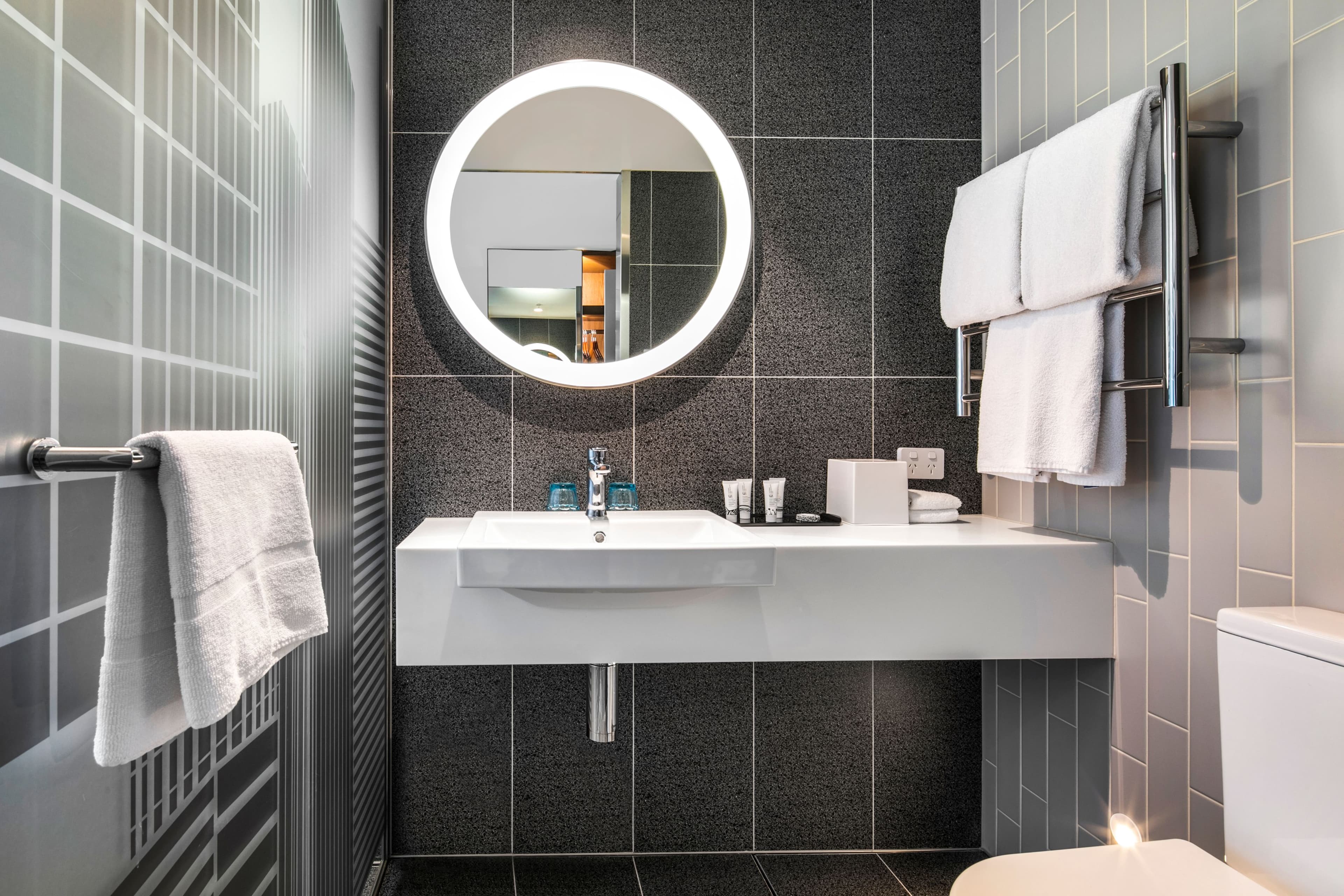 Holiday Inn Express Melbourne Little Collins - Image 4