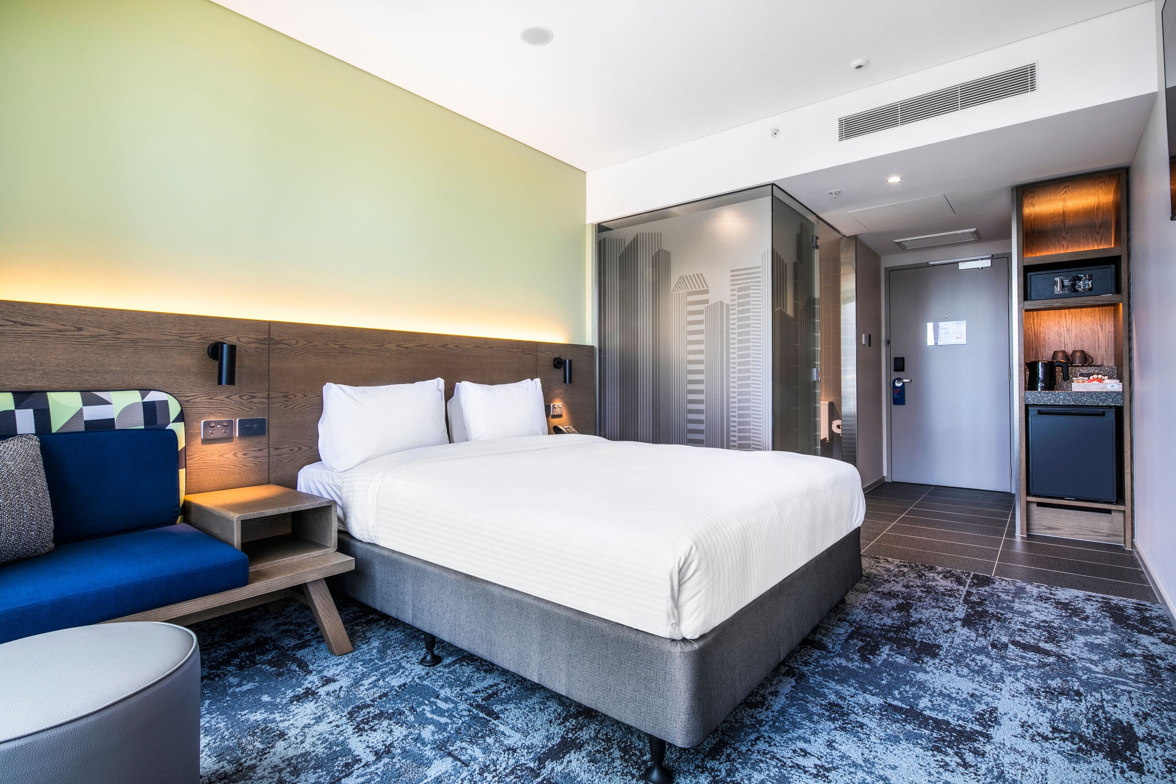 Holiday Inn Express Melbourne Little Collins — 11