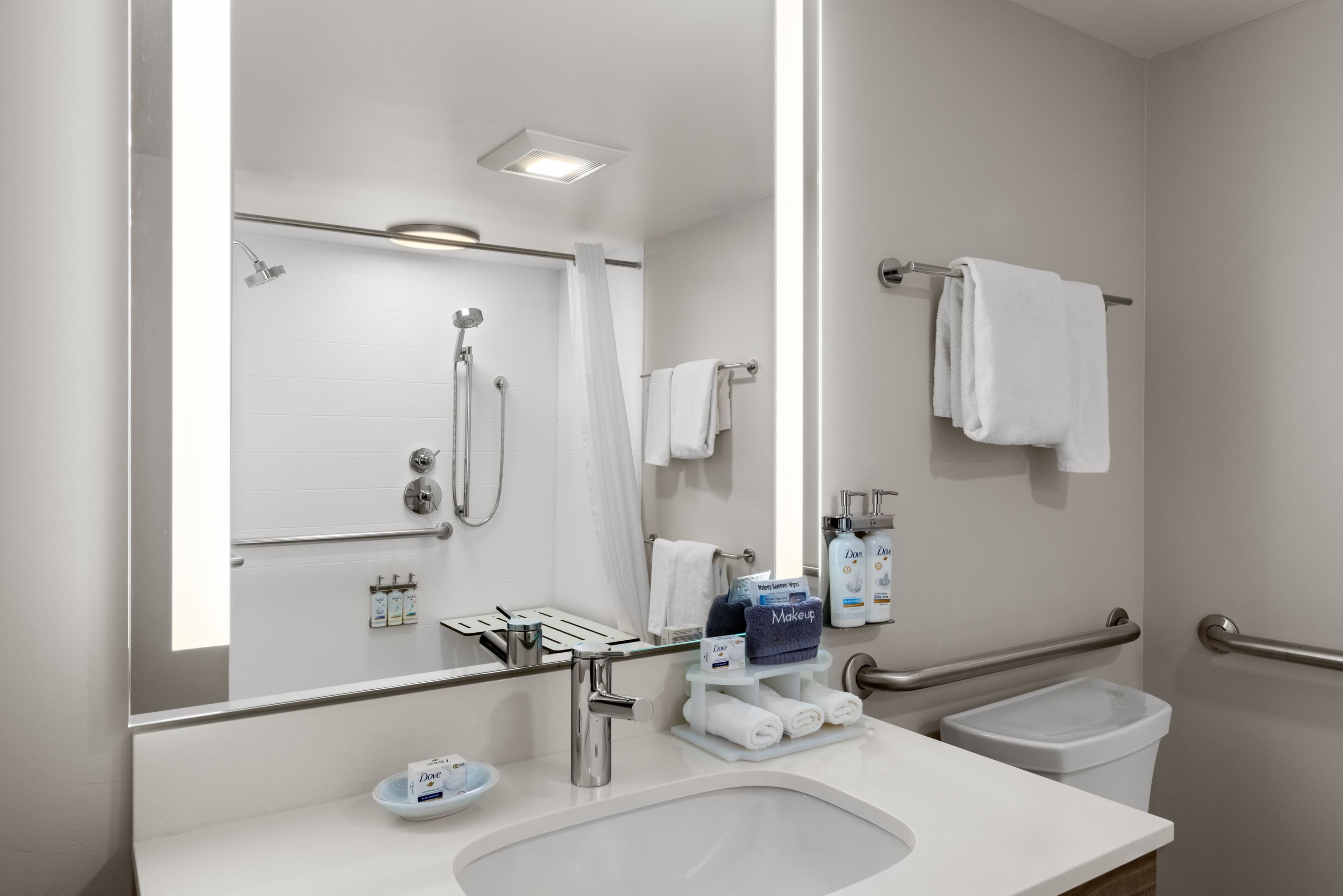 Holiday Inn Express Grove City (Outlet Center) — 11