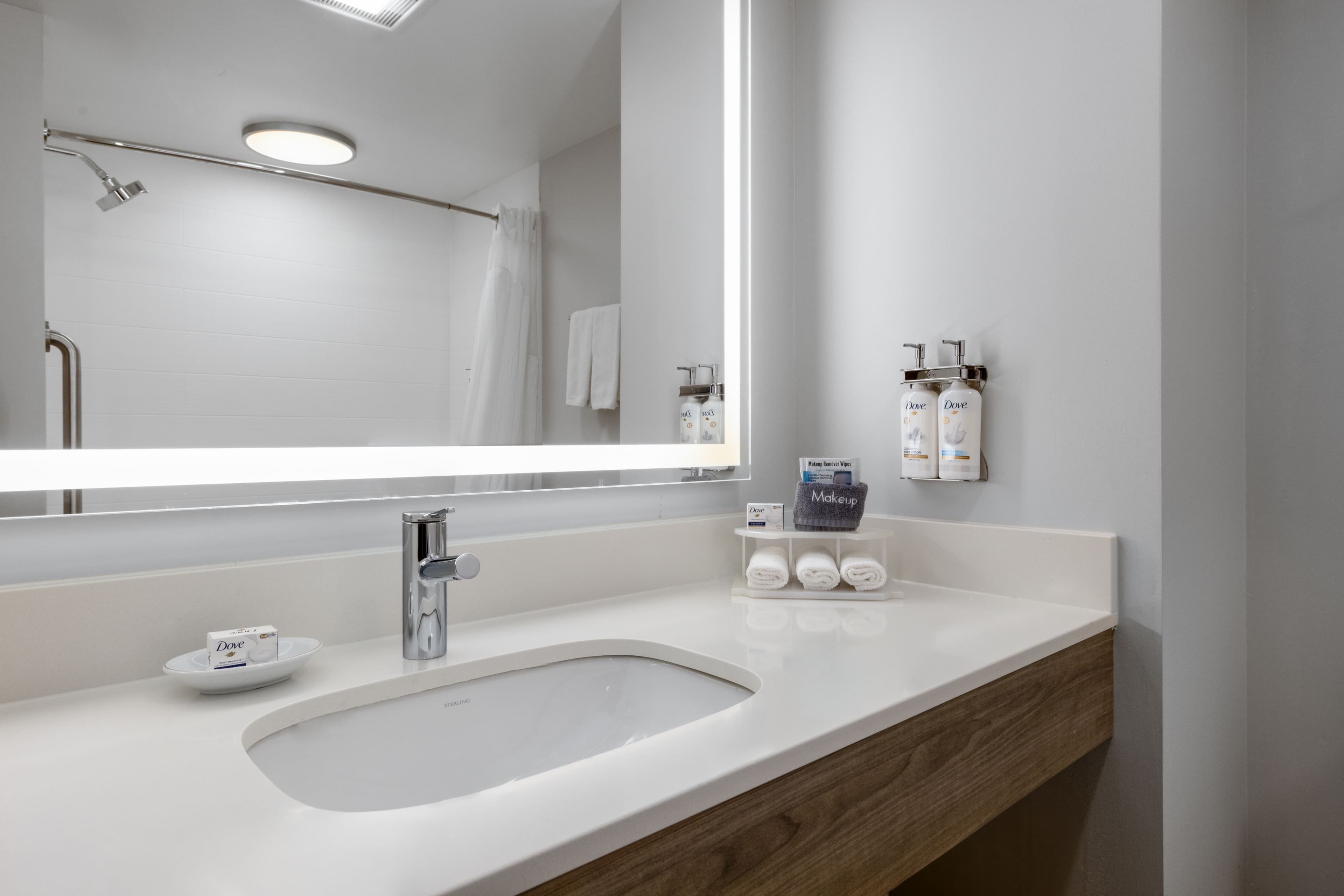 Holiday Inn Express Grove City (Outlet Center) - Image 4