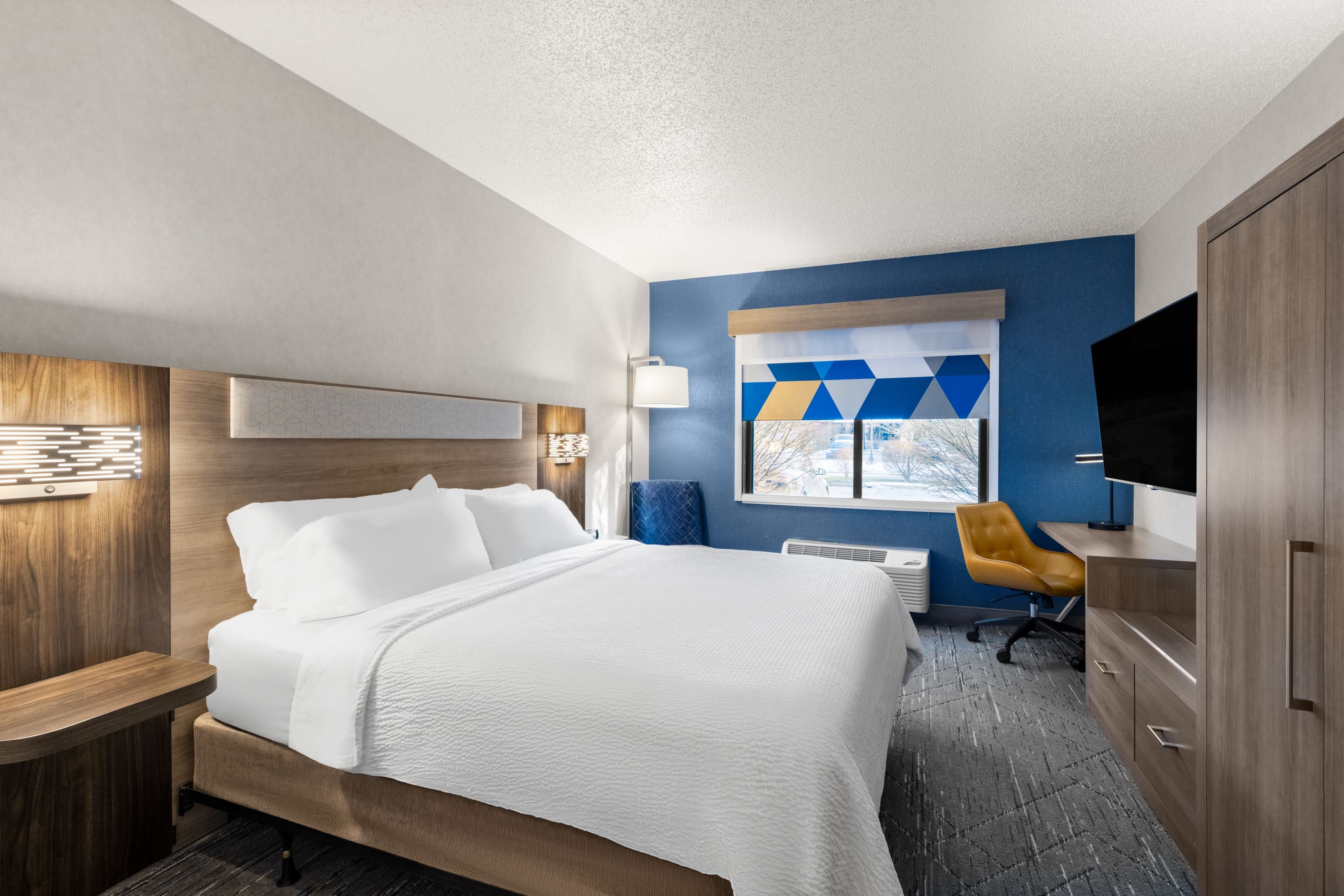 Holiday Inn Express Grove City (Outlet Center) — 10