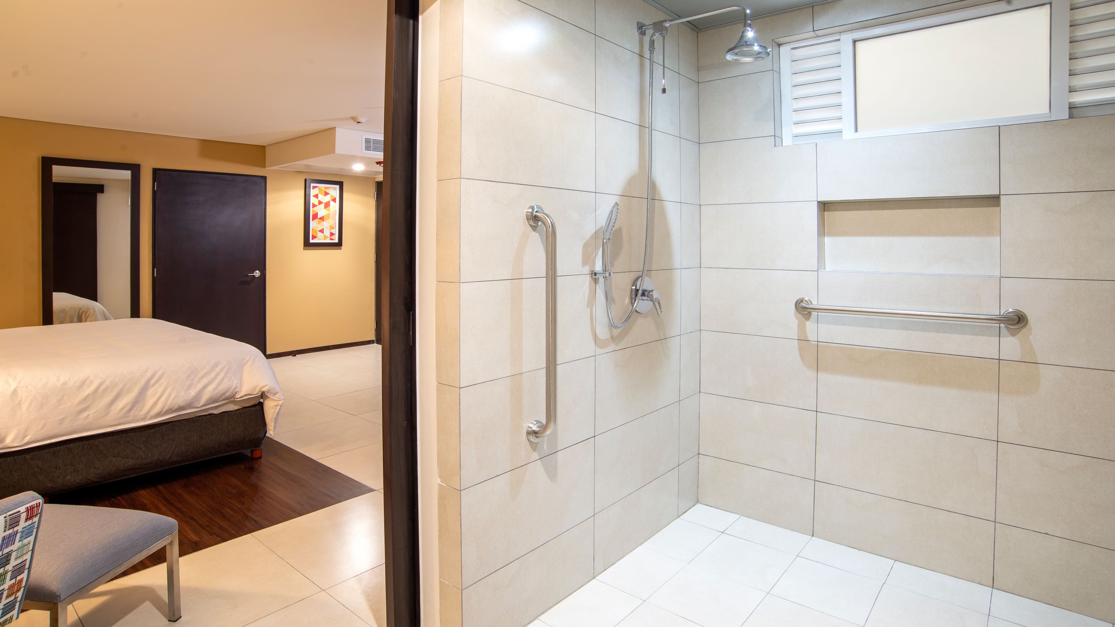 Holiday Inn Express Mexico Basilica — 8