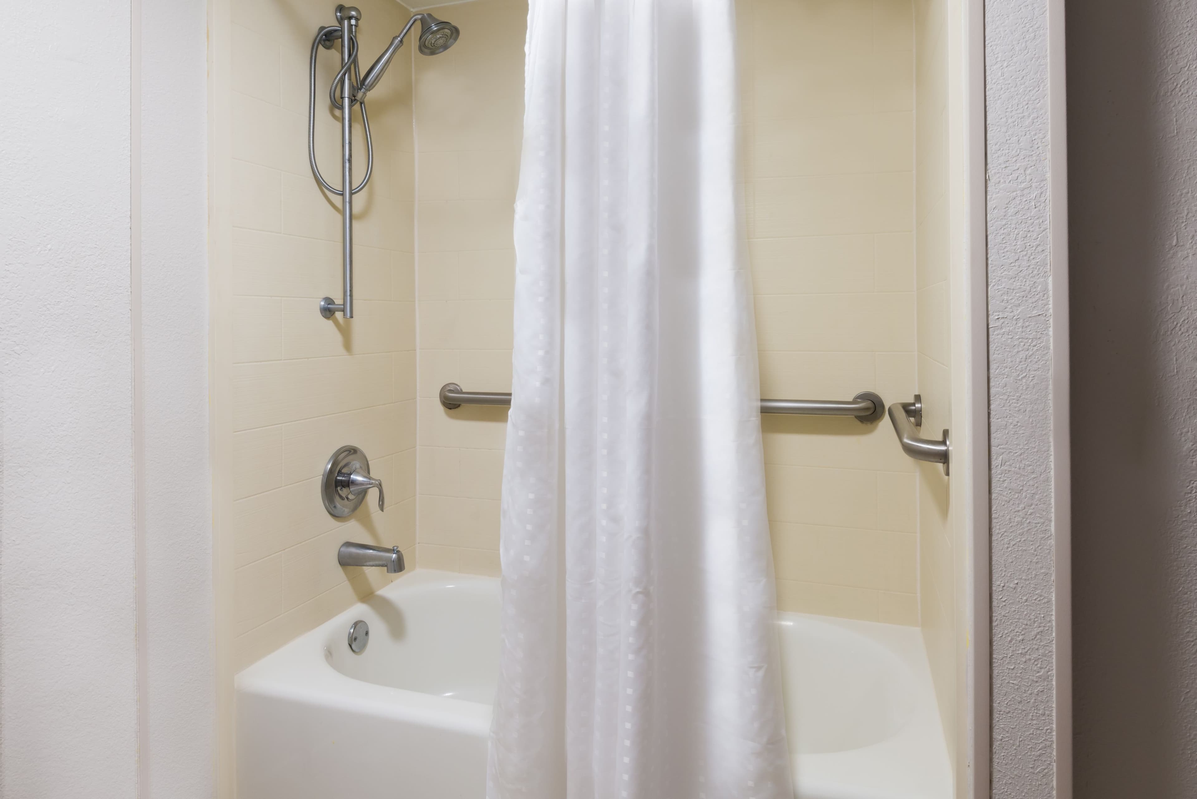 Holiday Inn Express Miami Airport Doral Area — 17