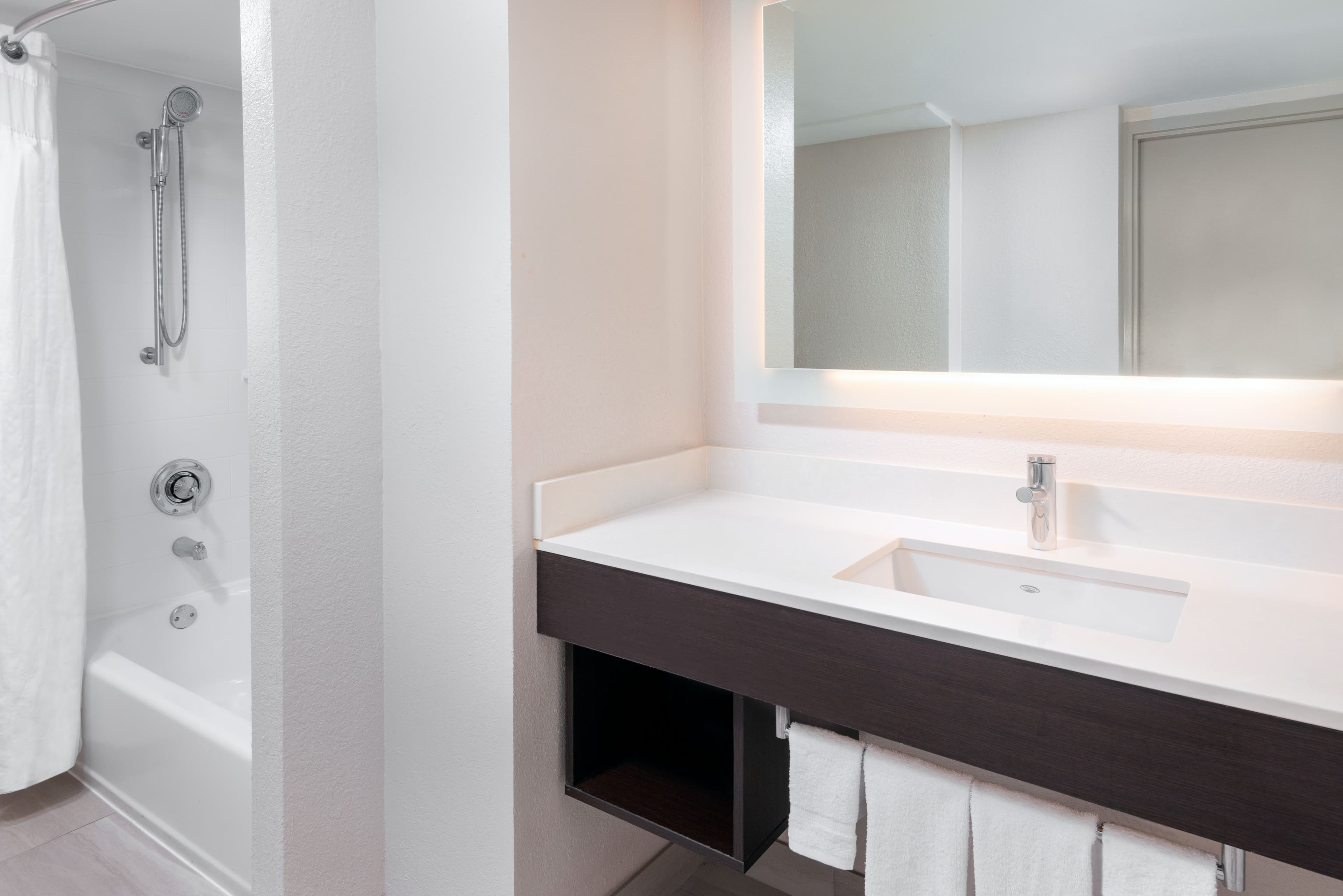 Holiday Inn Express Miami Airport Doral Area — 19
