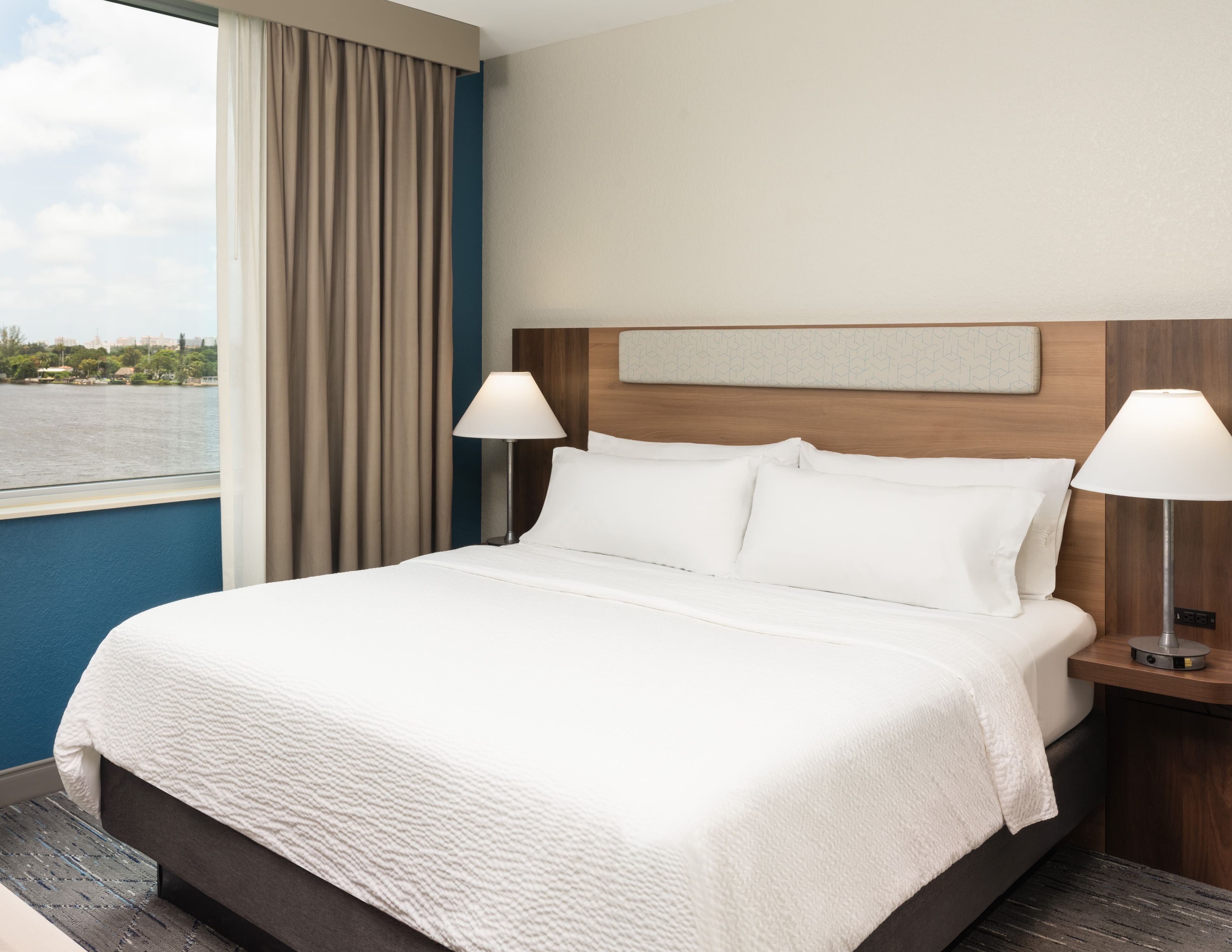 Holiday Inn Express Miami Airport-Blue Lagoon Area — 11
