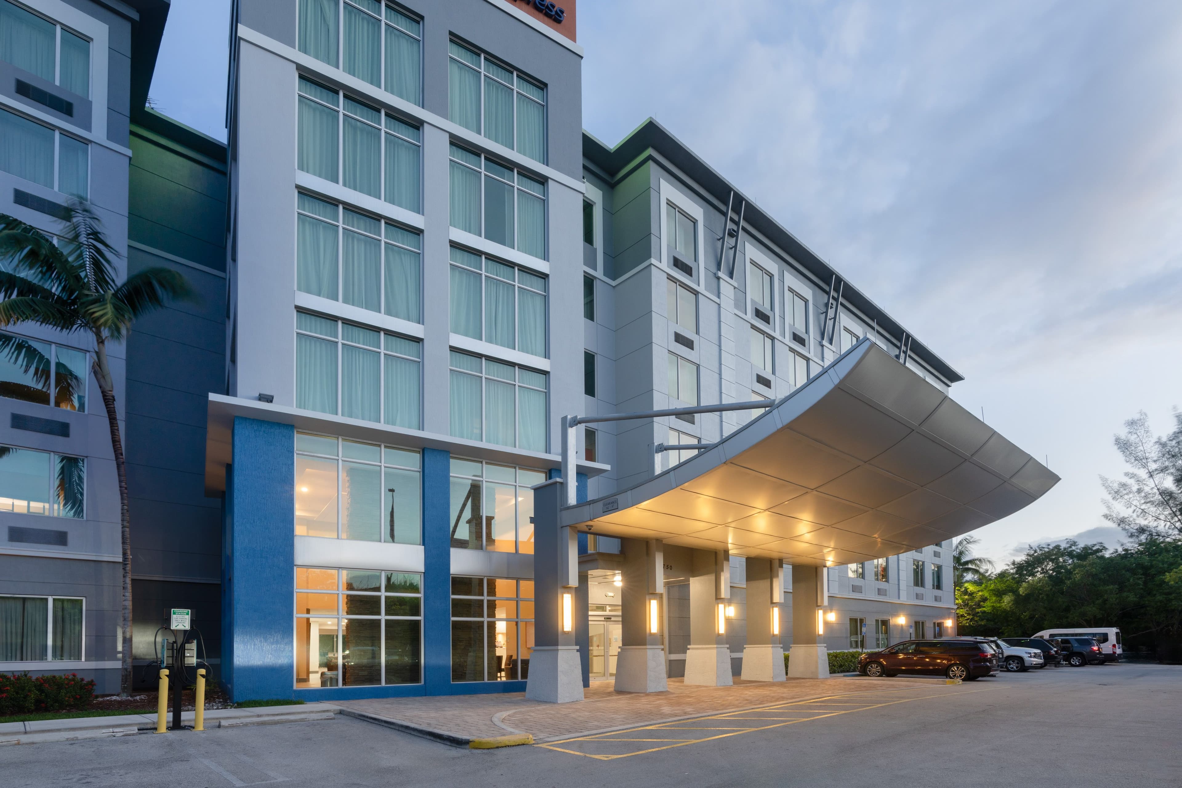 Holiday Inn Express Miami Airport-Blue Lagoon Area - Image 1