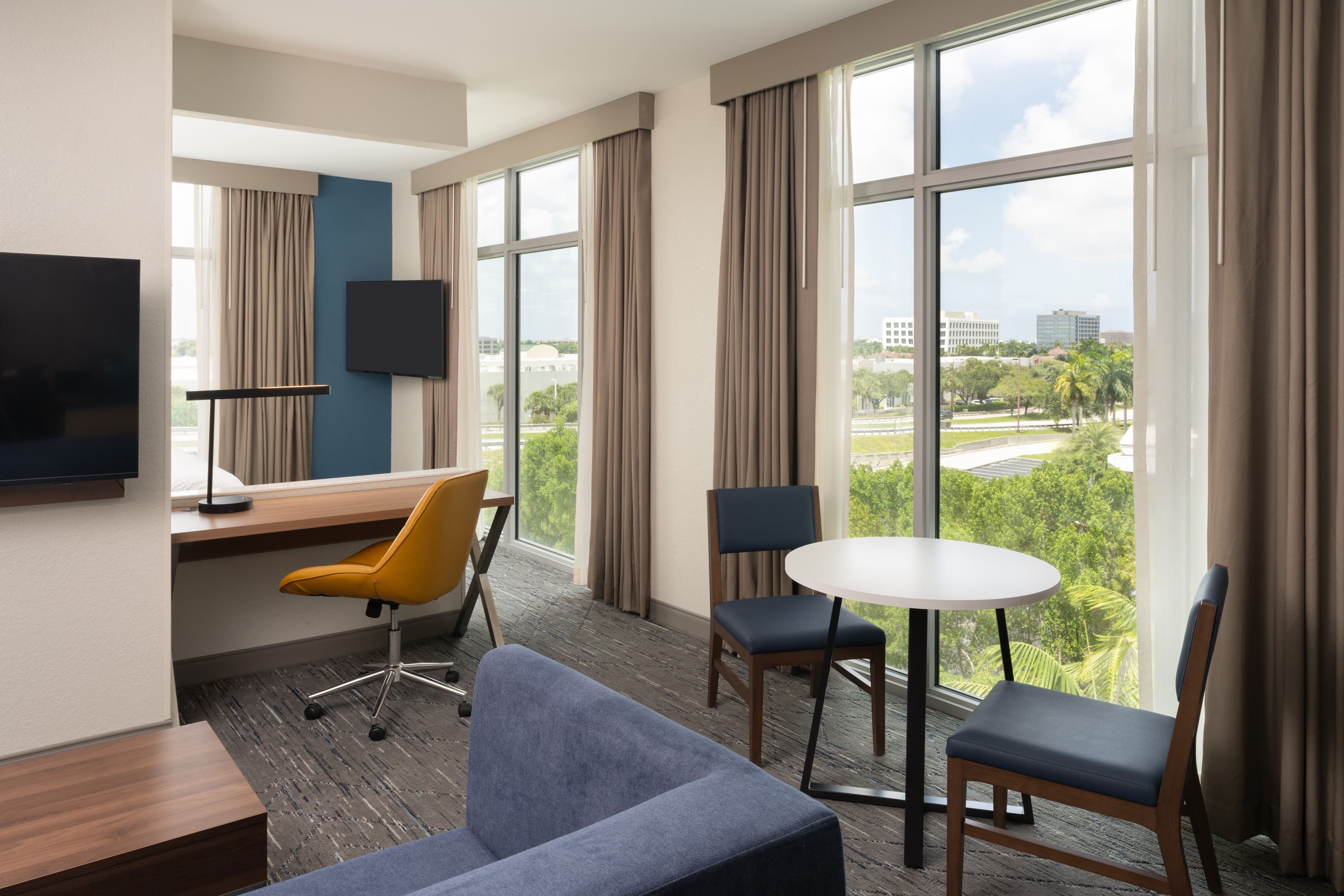 Holiday Inn Express Miami Airport-Blue Lagoon Area — 10