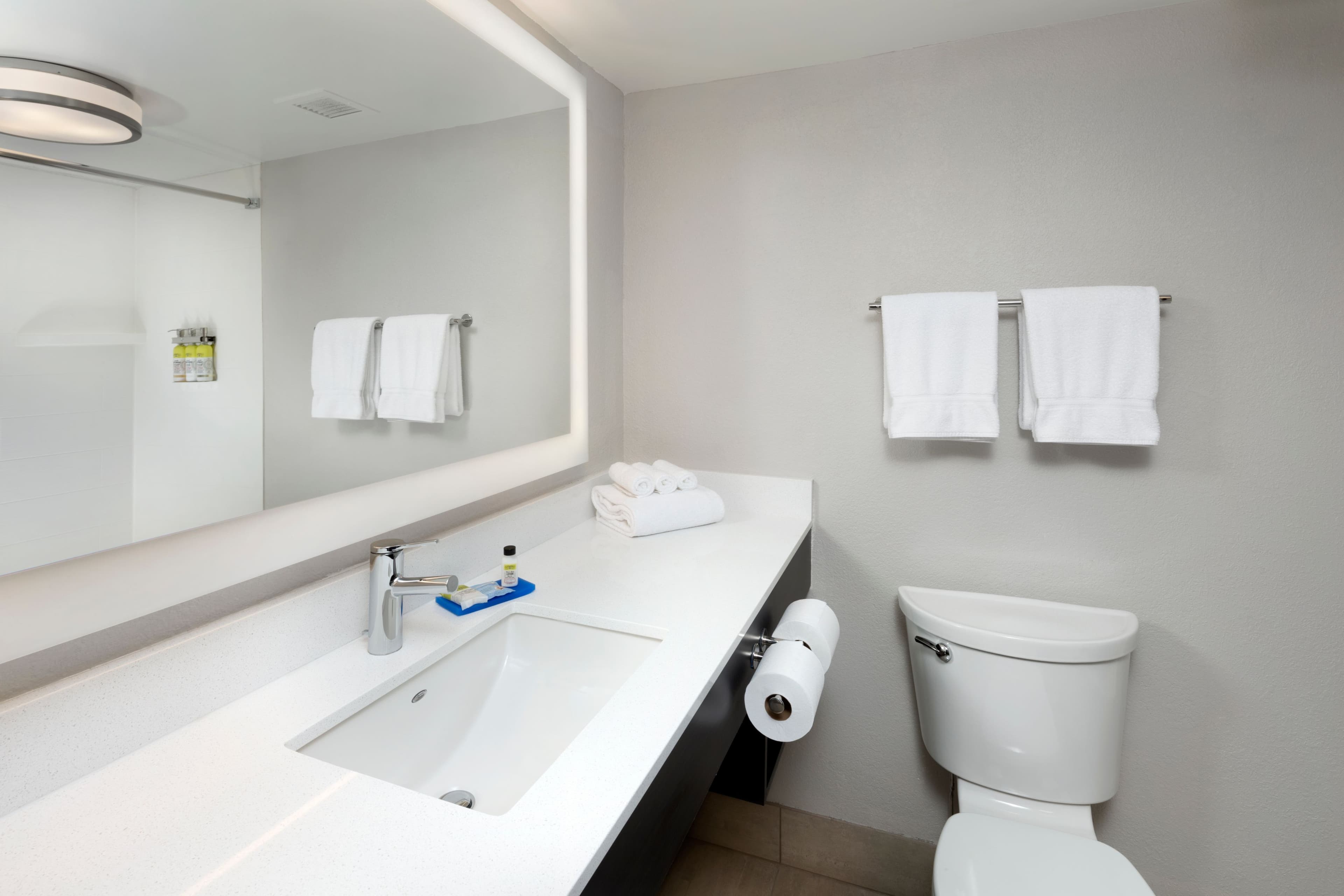 Holiday Inn Express Middlesboro - Image 3