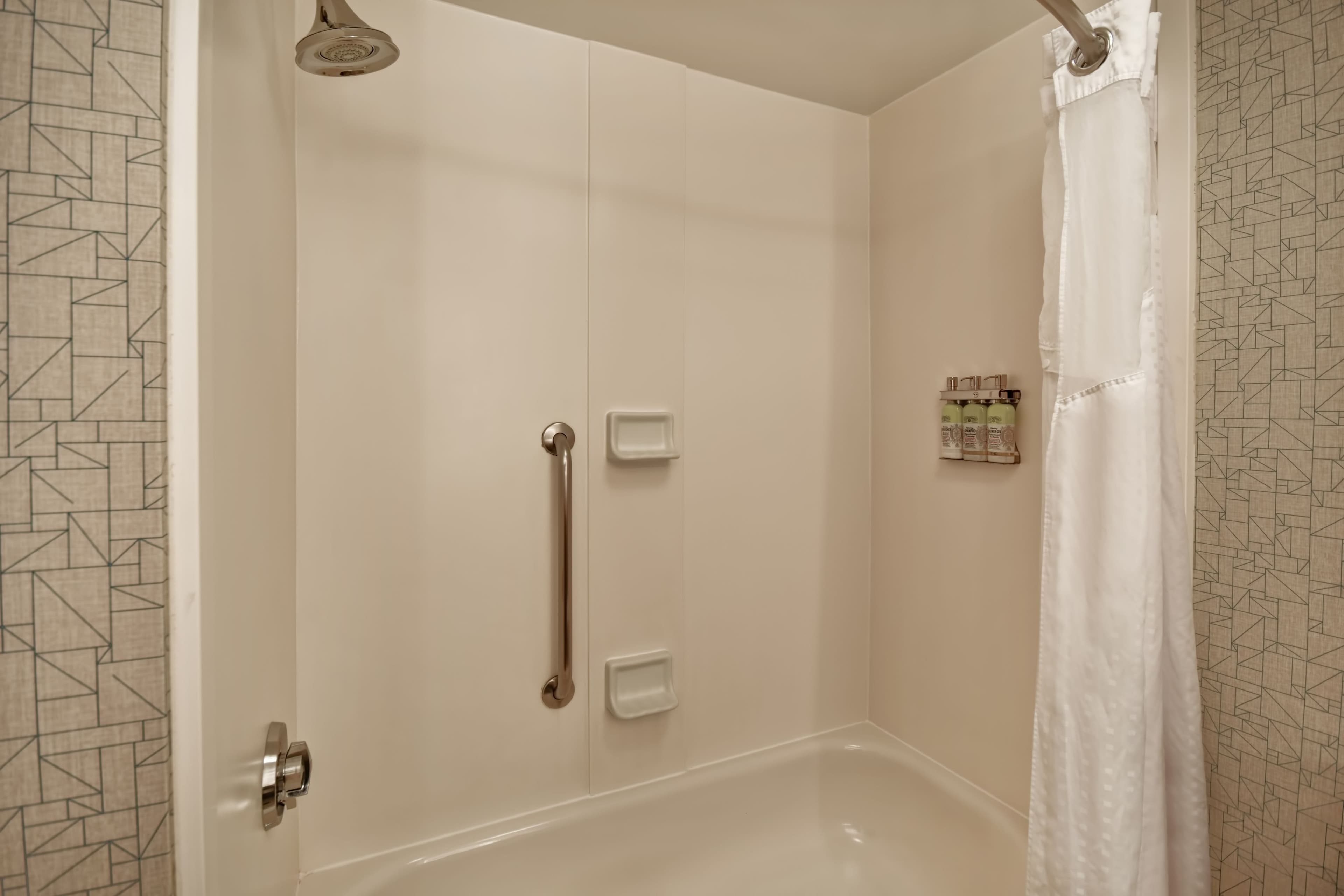 Holiday Inn Express Newport North - Middletown - Image 4