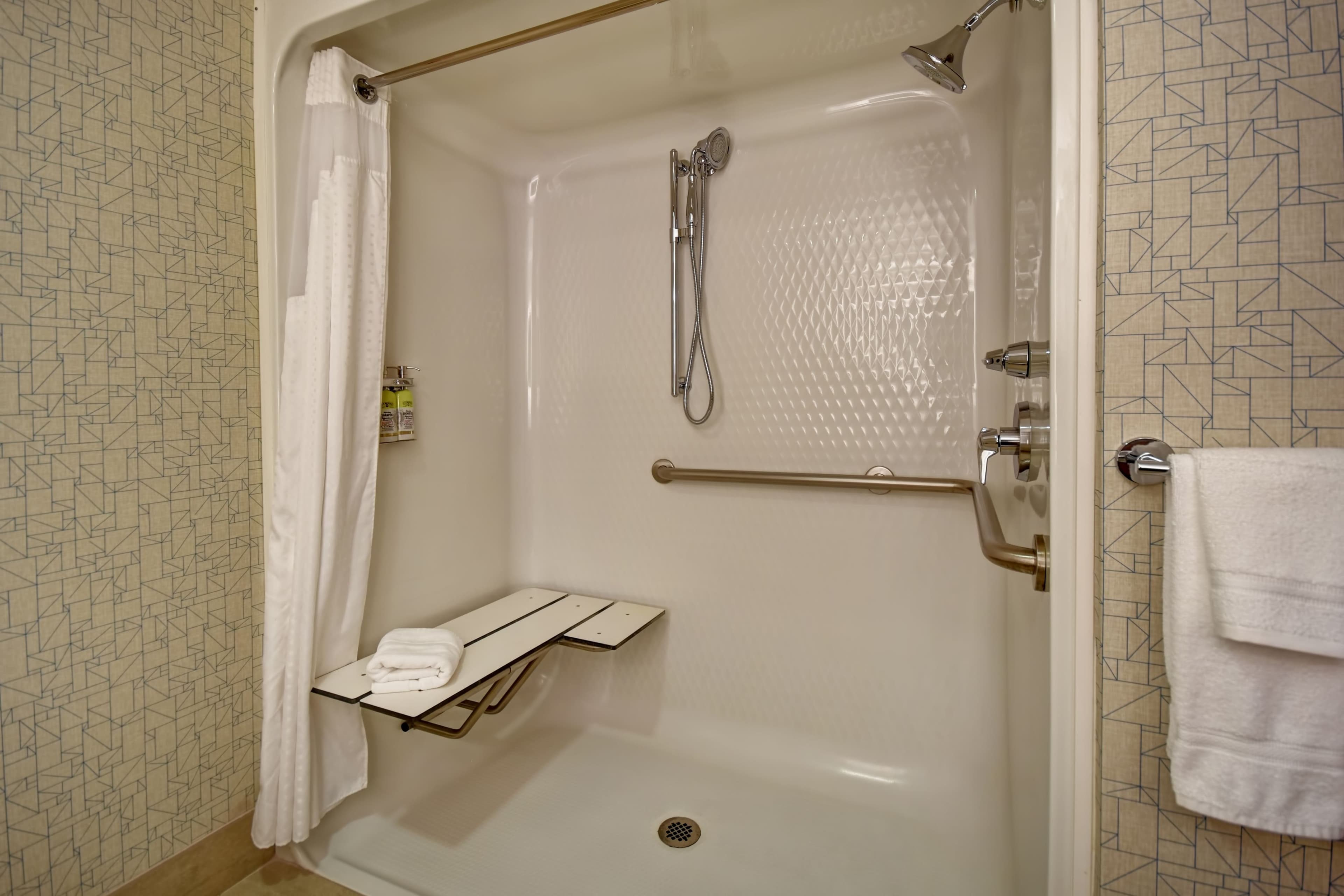 Holiday Inn Express Newport North - Middletown — 18
