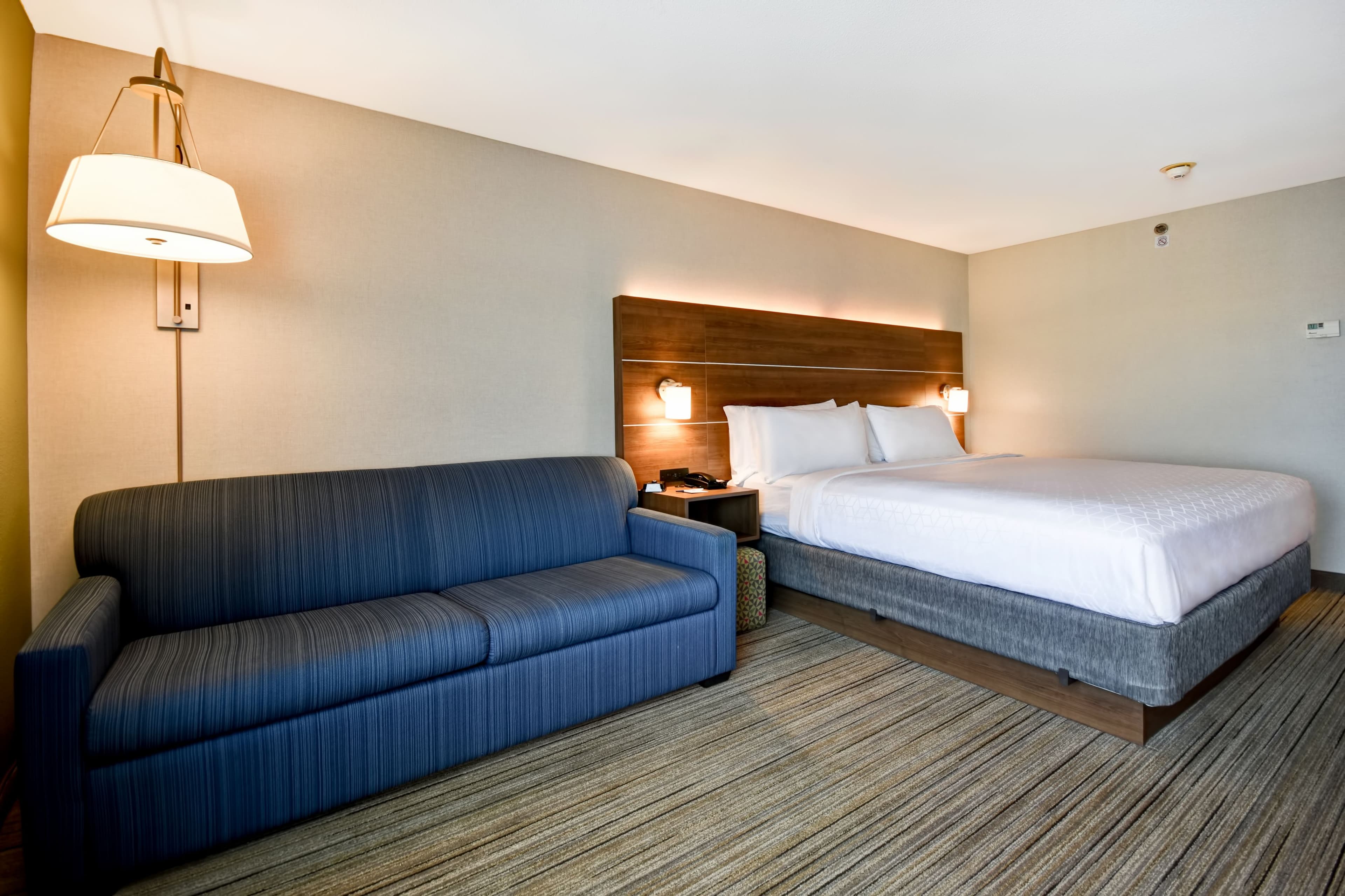 Holiday Inn Express Newport North - Middletown — 7