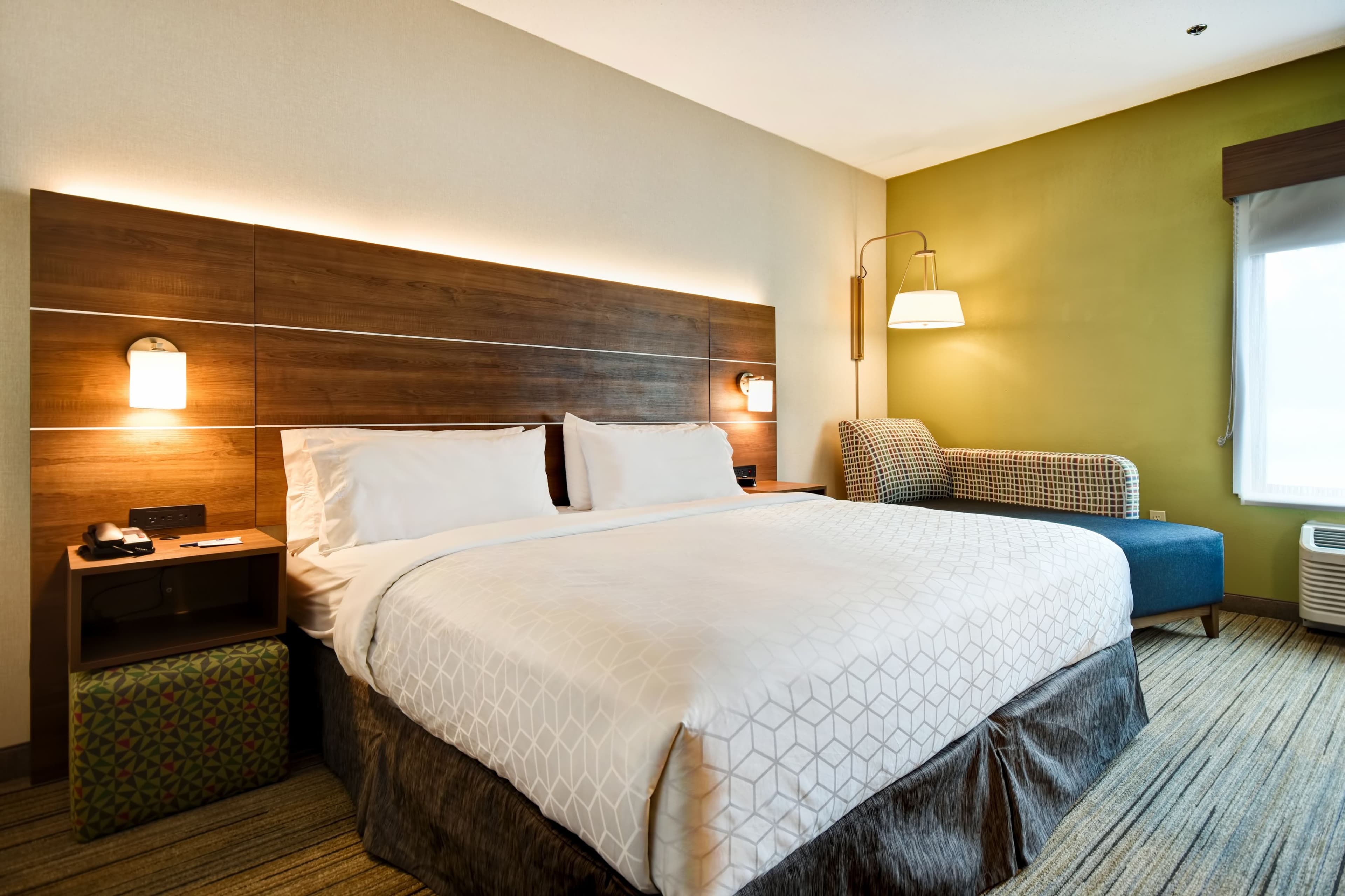 Holiday Inn Express Newport North - Middletown — 11
