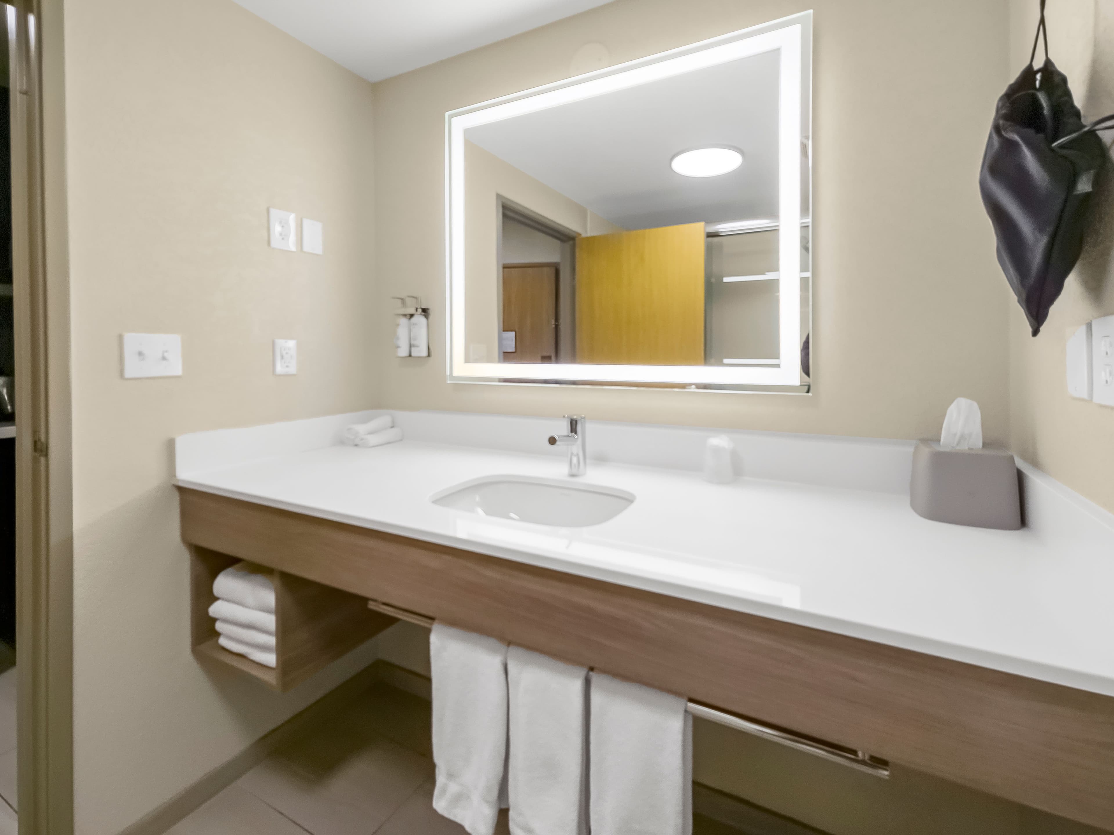 Holiday Inn Express Salt Lake City South-Midvale — 12