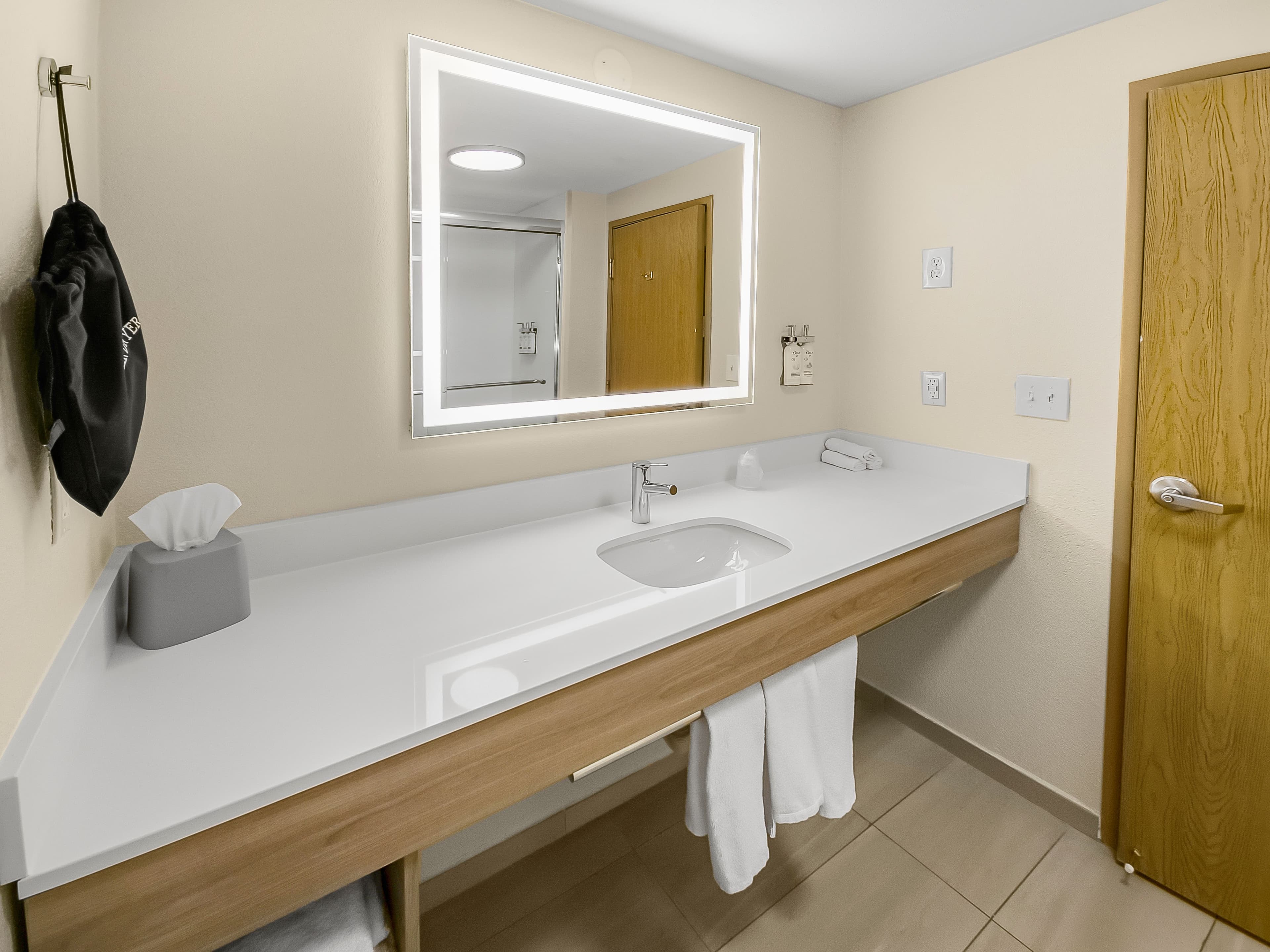 Holiday Inn Express Salt Lake City South-Midvale - Image 4