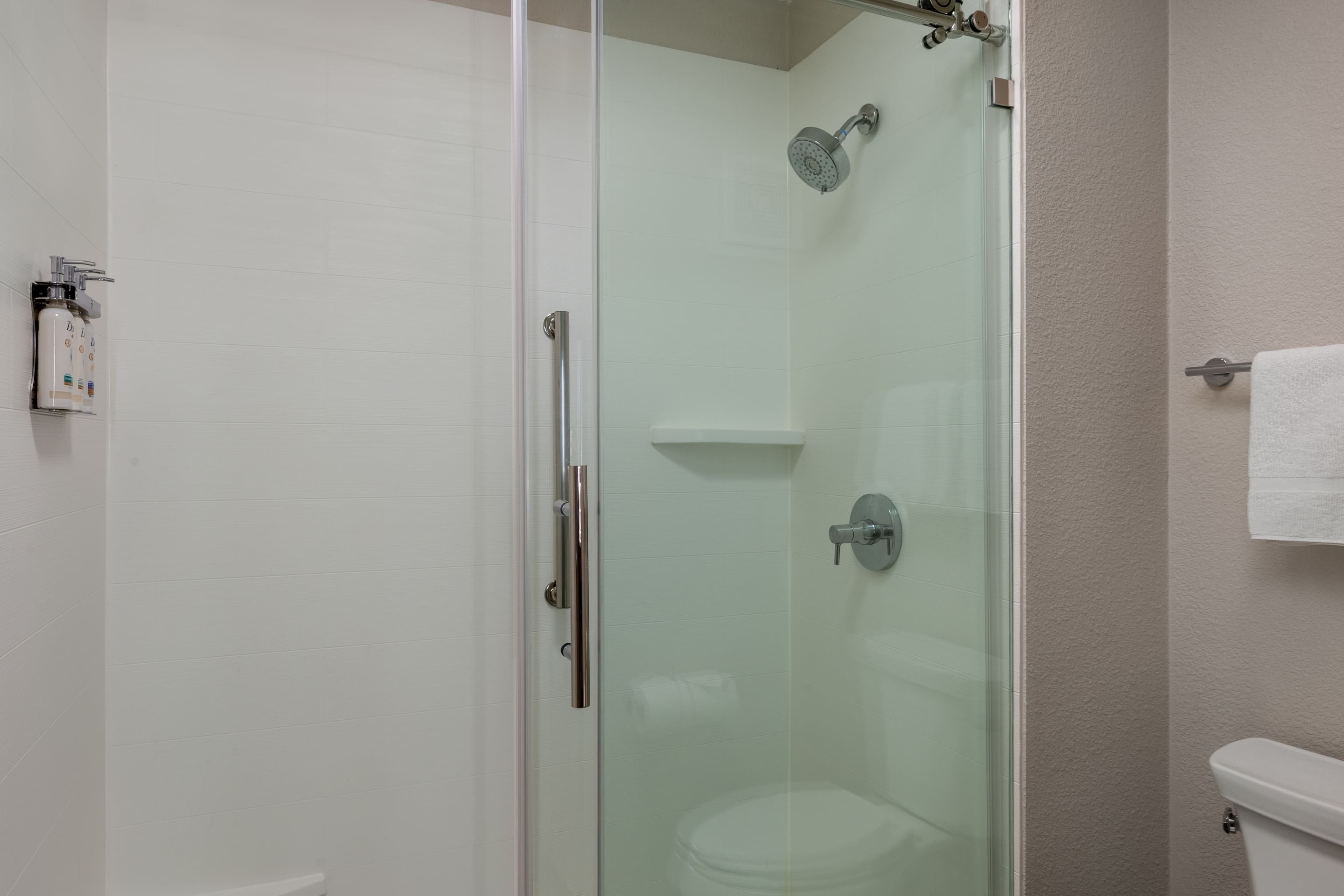 Holiday Inn Express Boston-Milford - Image 3