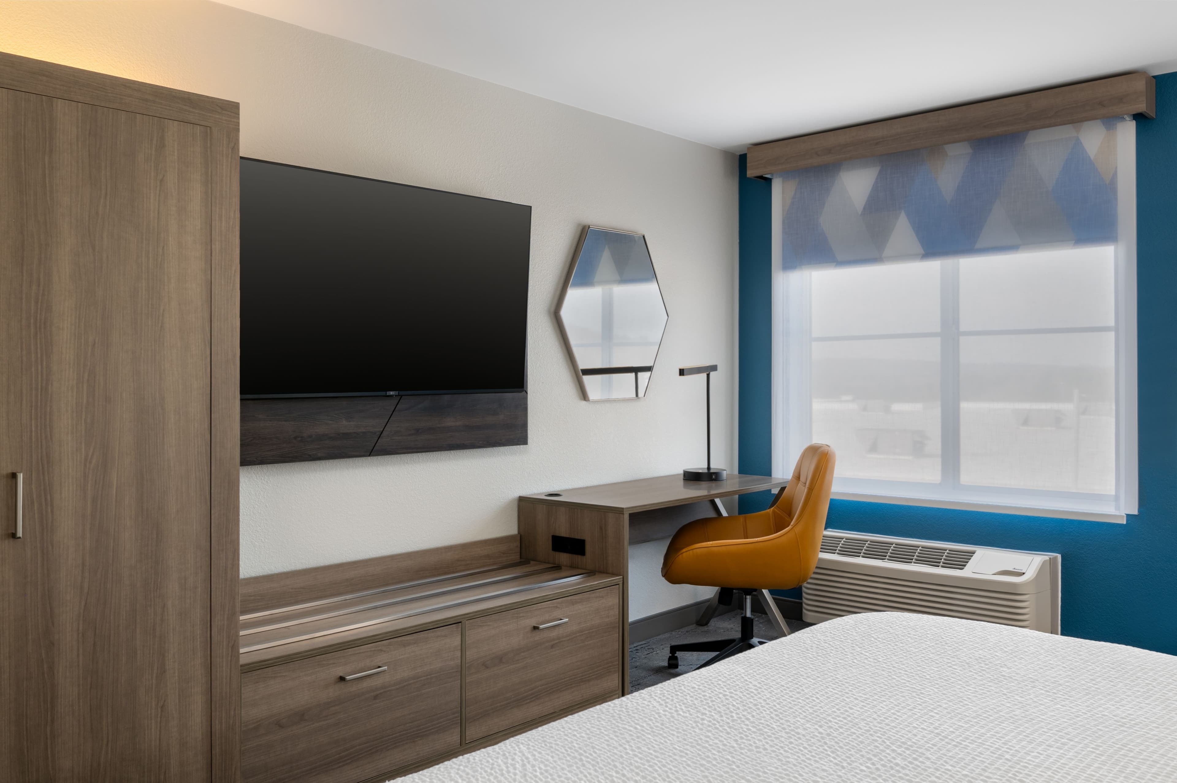 Standard Room - Image 12