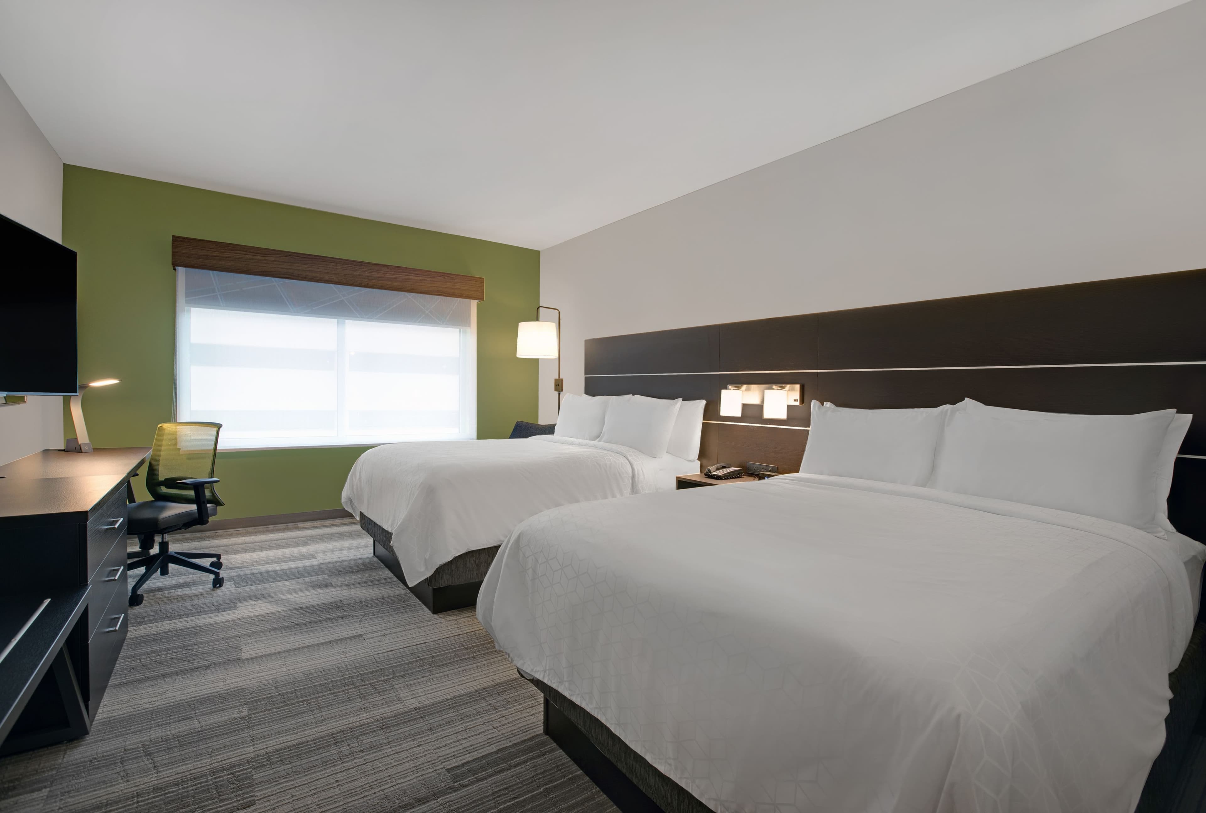 Holiday Inn Express Milwaukee Downtown — 19