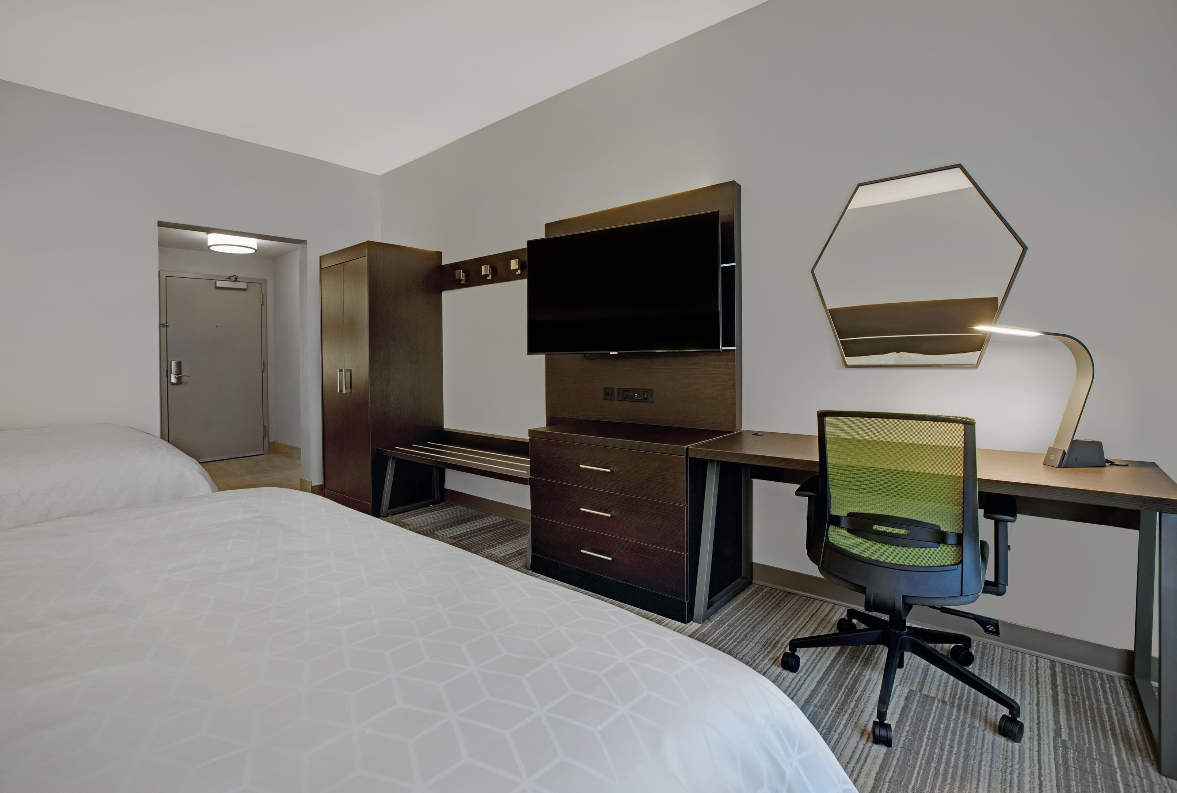 Holiday Inn Express Milwaukee Downtown — 21