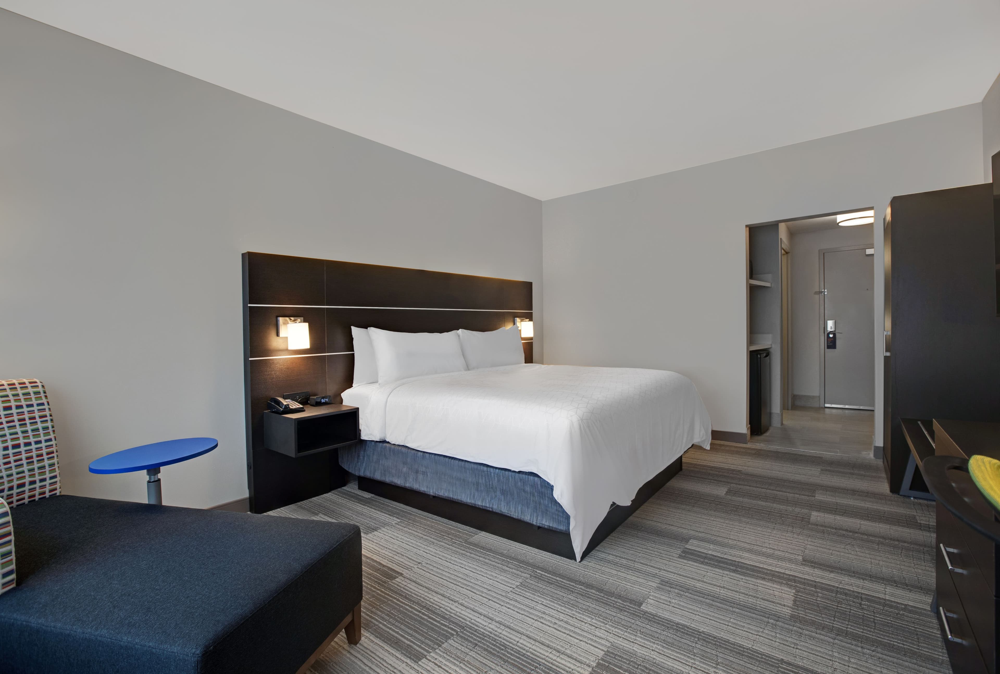 Holiday Inn Express Milwaukee Downtown — 8