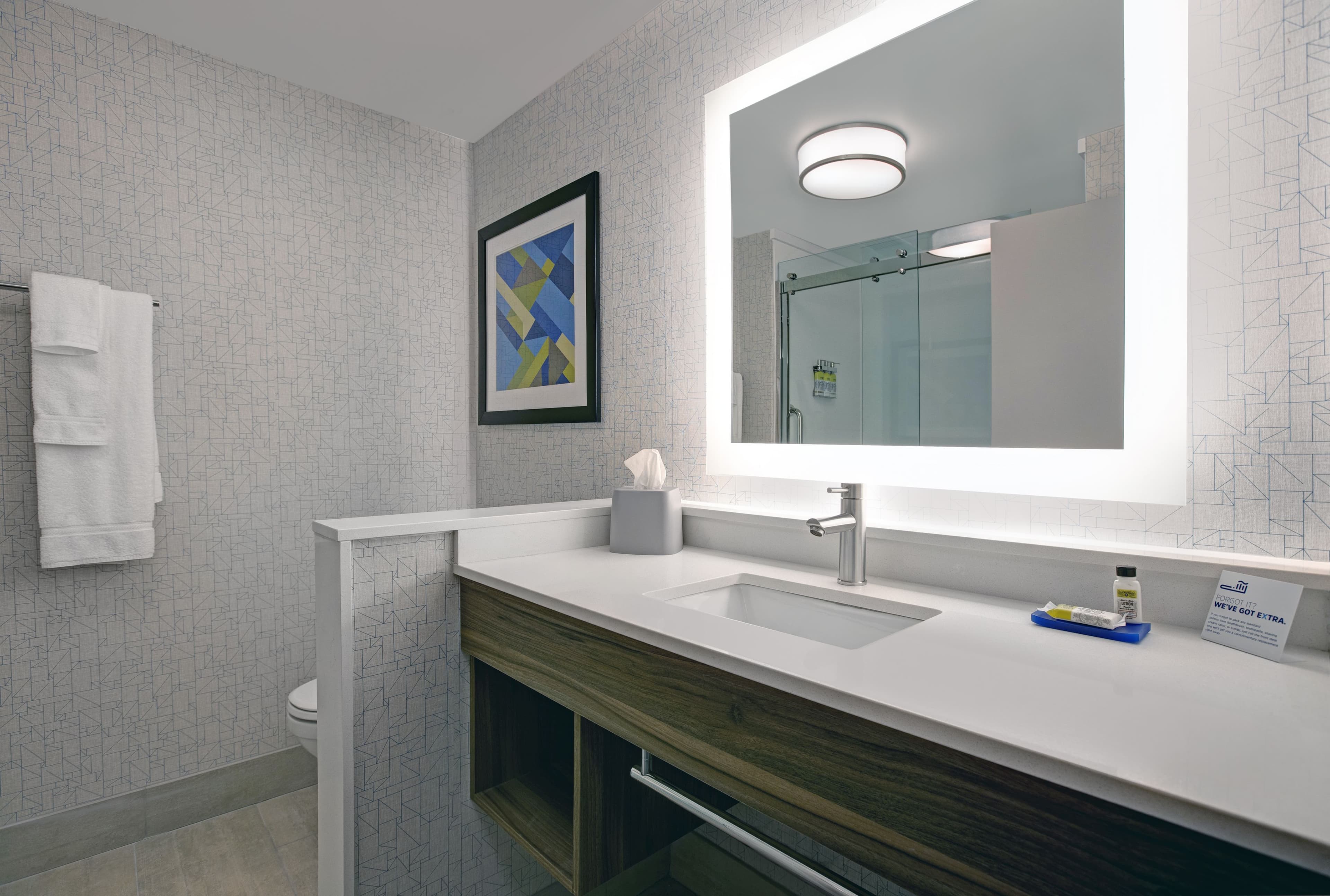 Holiday Inn Express Milwaukee Downtown — 7